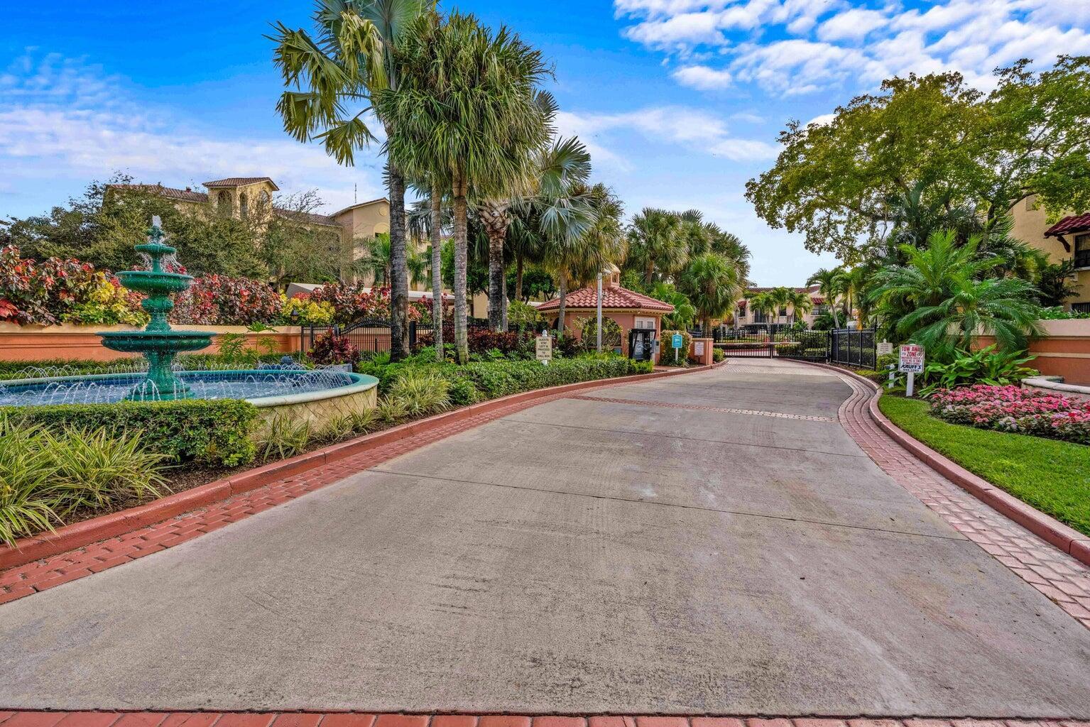 24 Uno Lago, Juno Beach FL 33408
