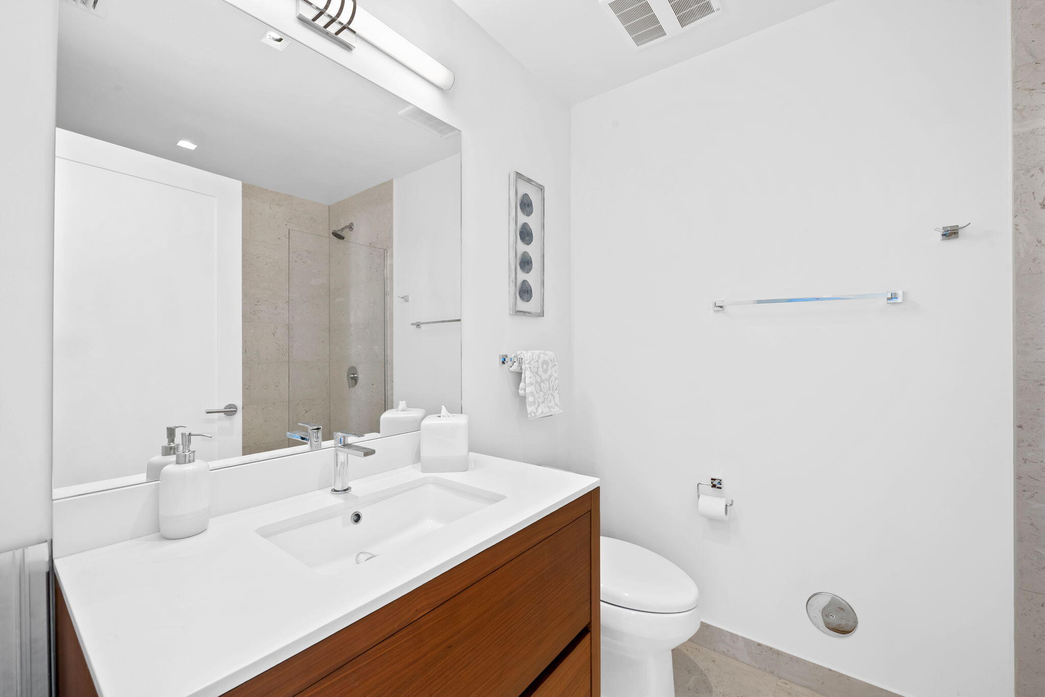 3581 E Glencoe #408, Miami FL 33133