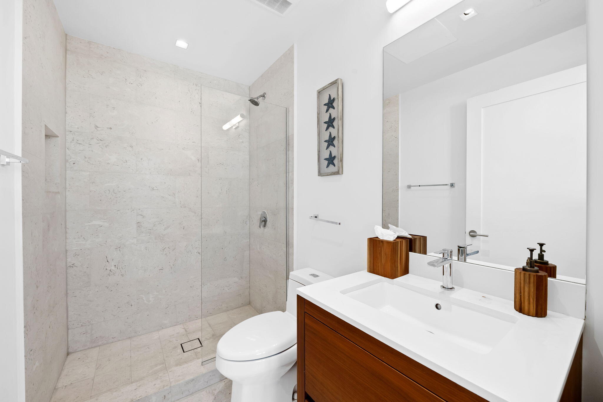 3581 E Glencoe #408, Miami FL 33133