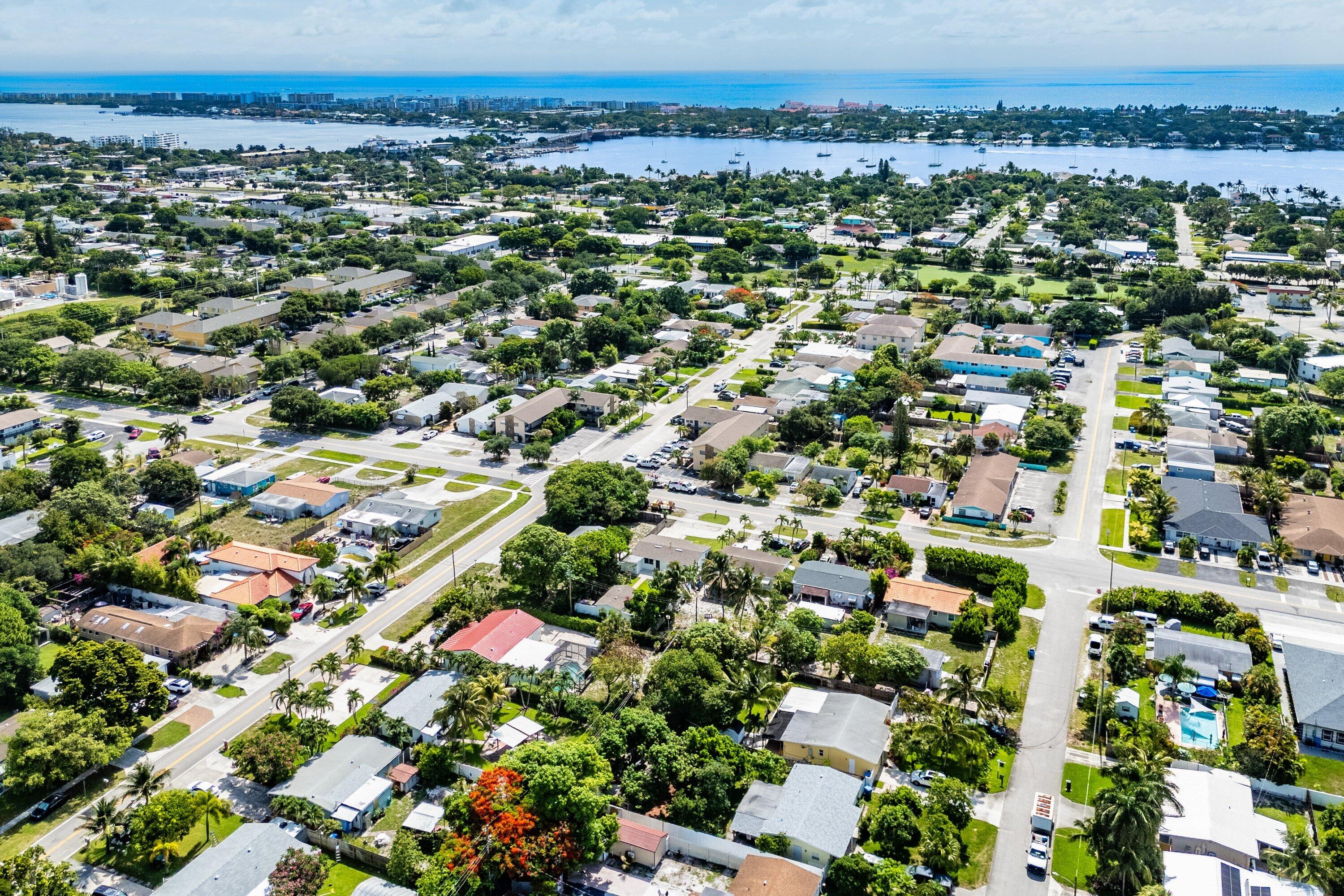 707 S Broadway, Lantana FL 33462