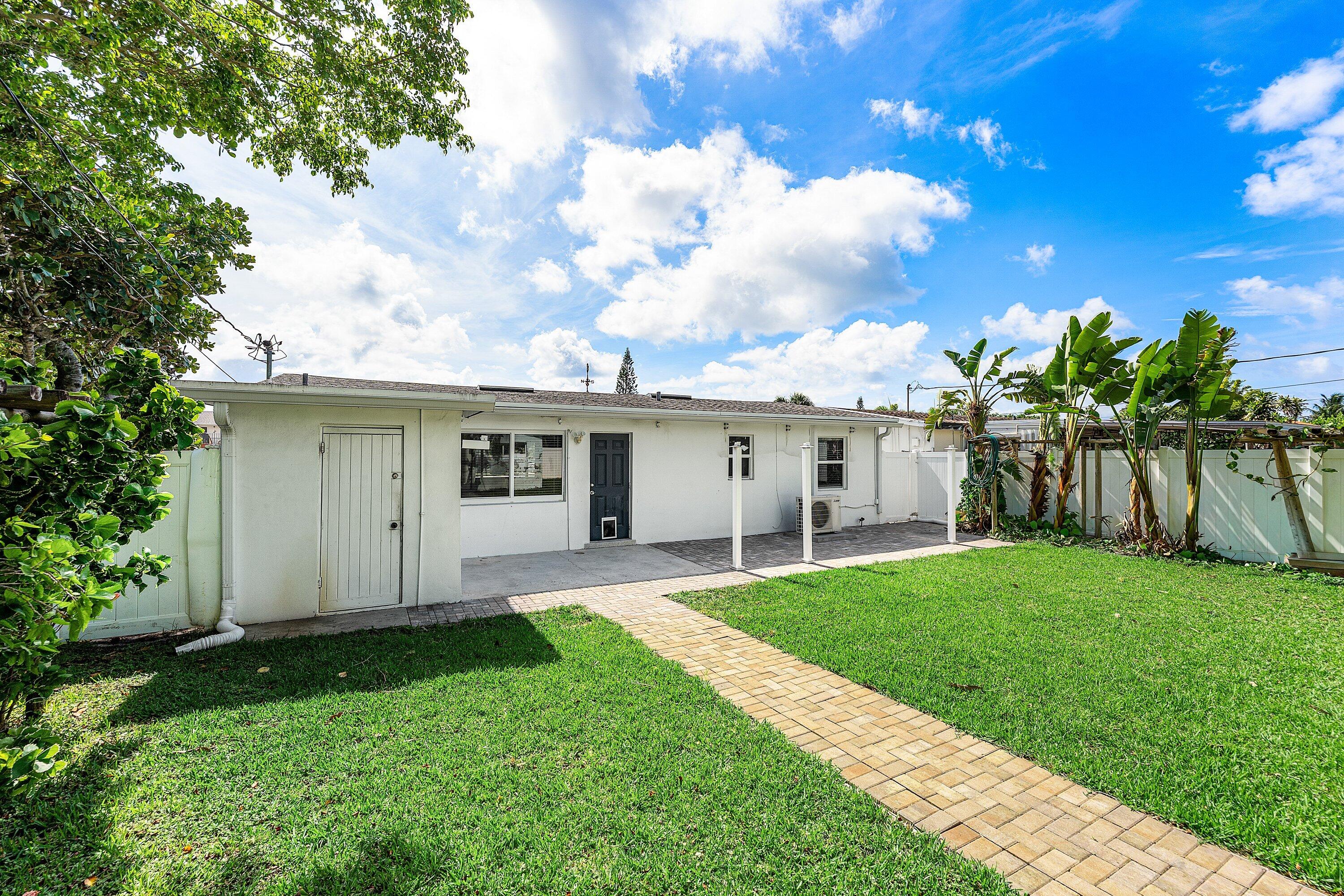 707 S Broadway, Lantana FL 33462