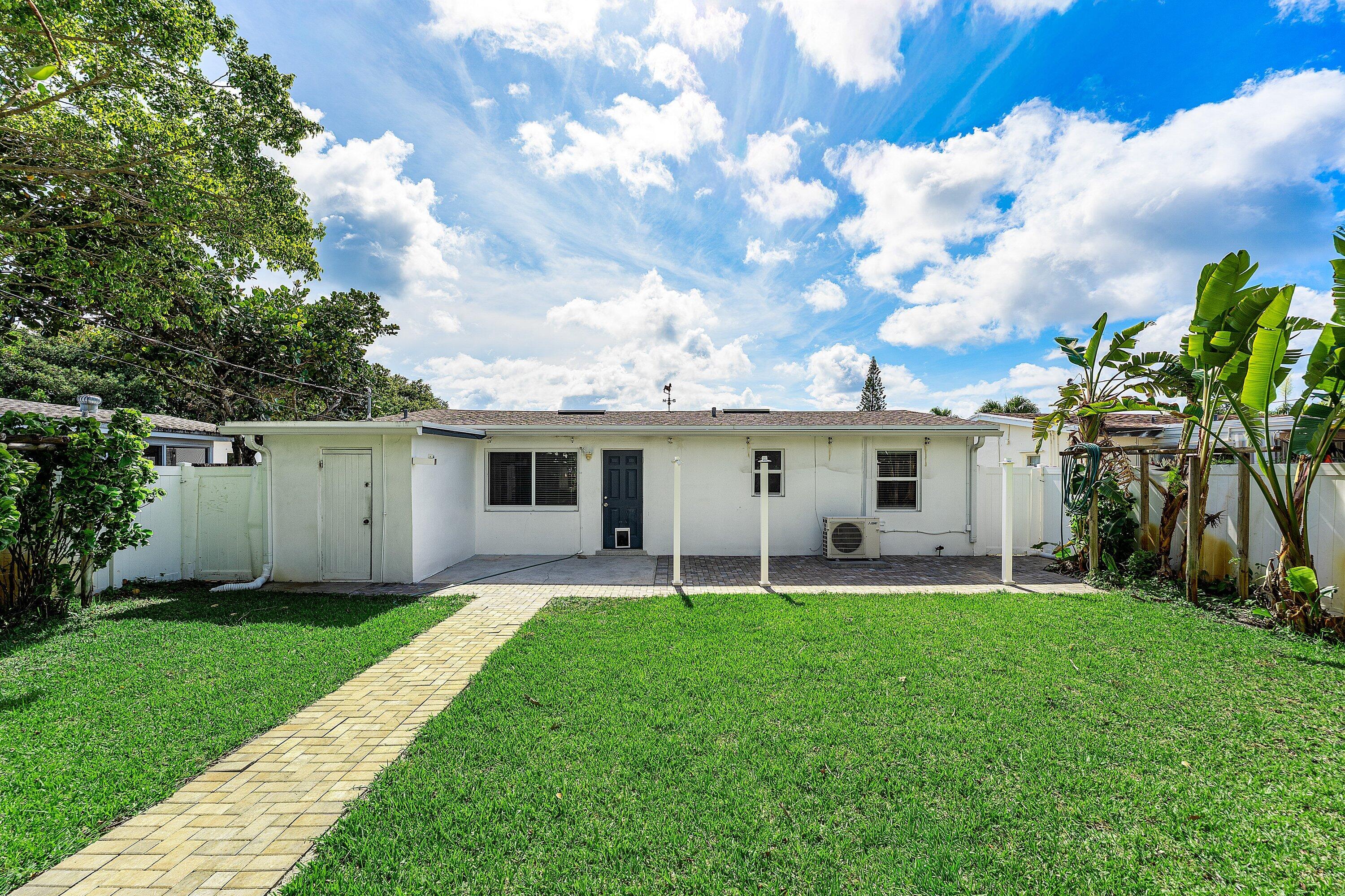 707 S Broadway, Lantana FL 33462