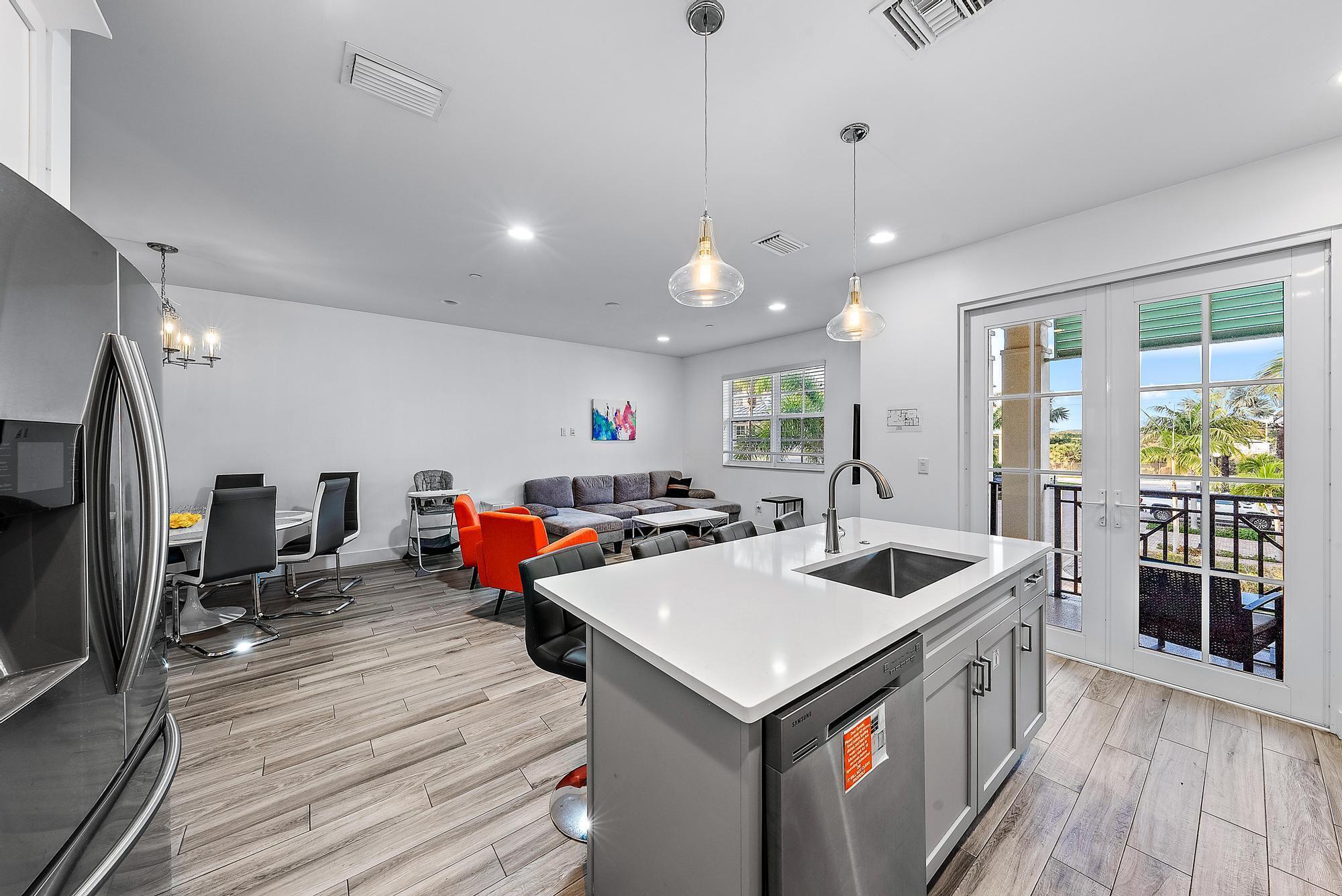 3770 County Line #C1, Tequesta FL 33469