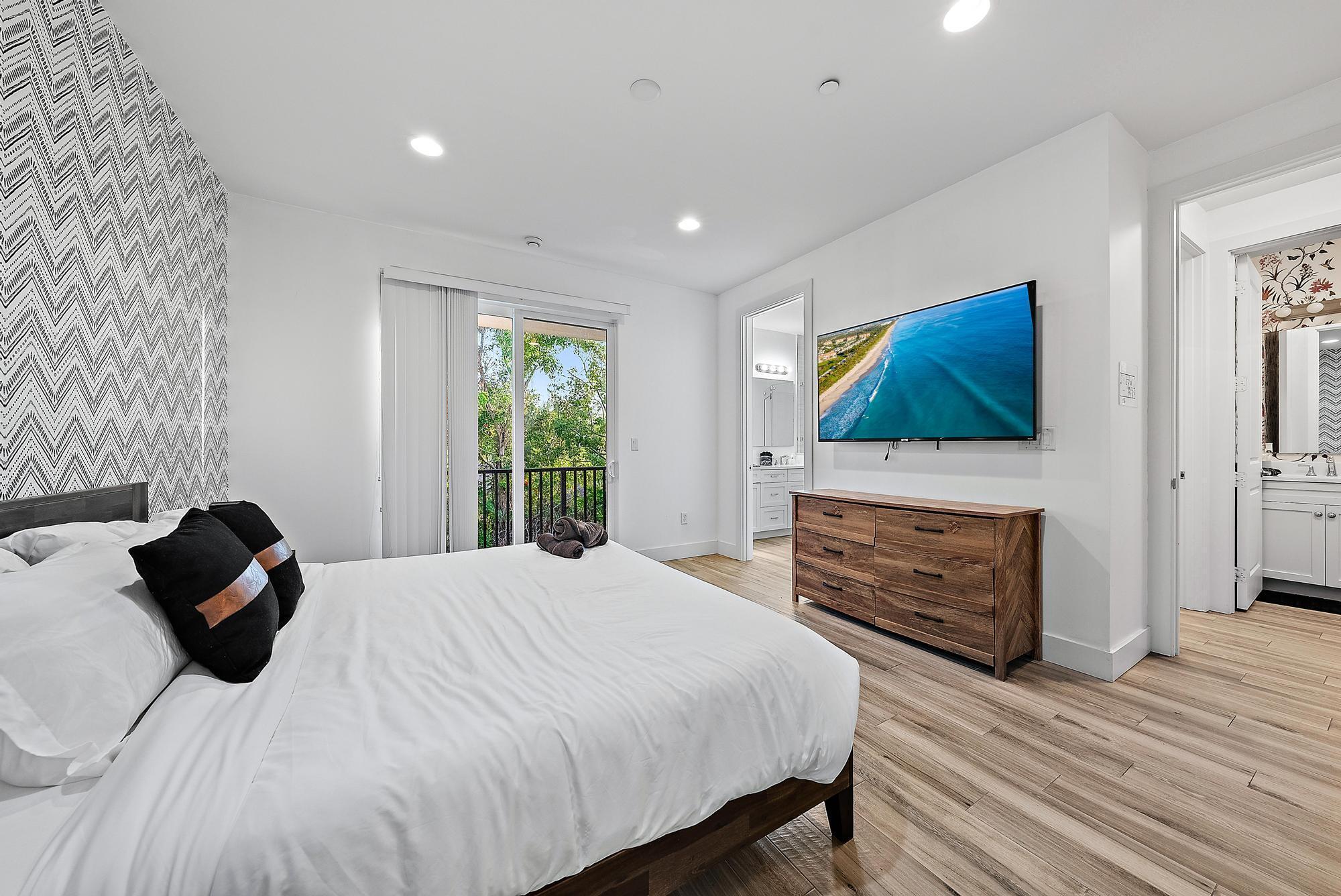 3770 County Line #C1, Tequesta FL 33469
