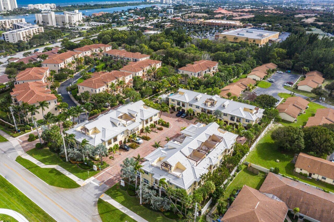 3770 County Line #C1, Tequesta FL 33469