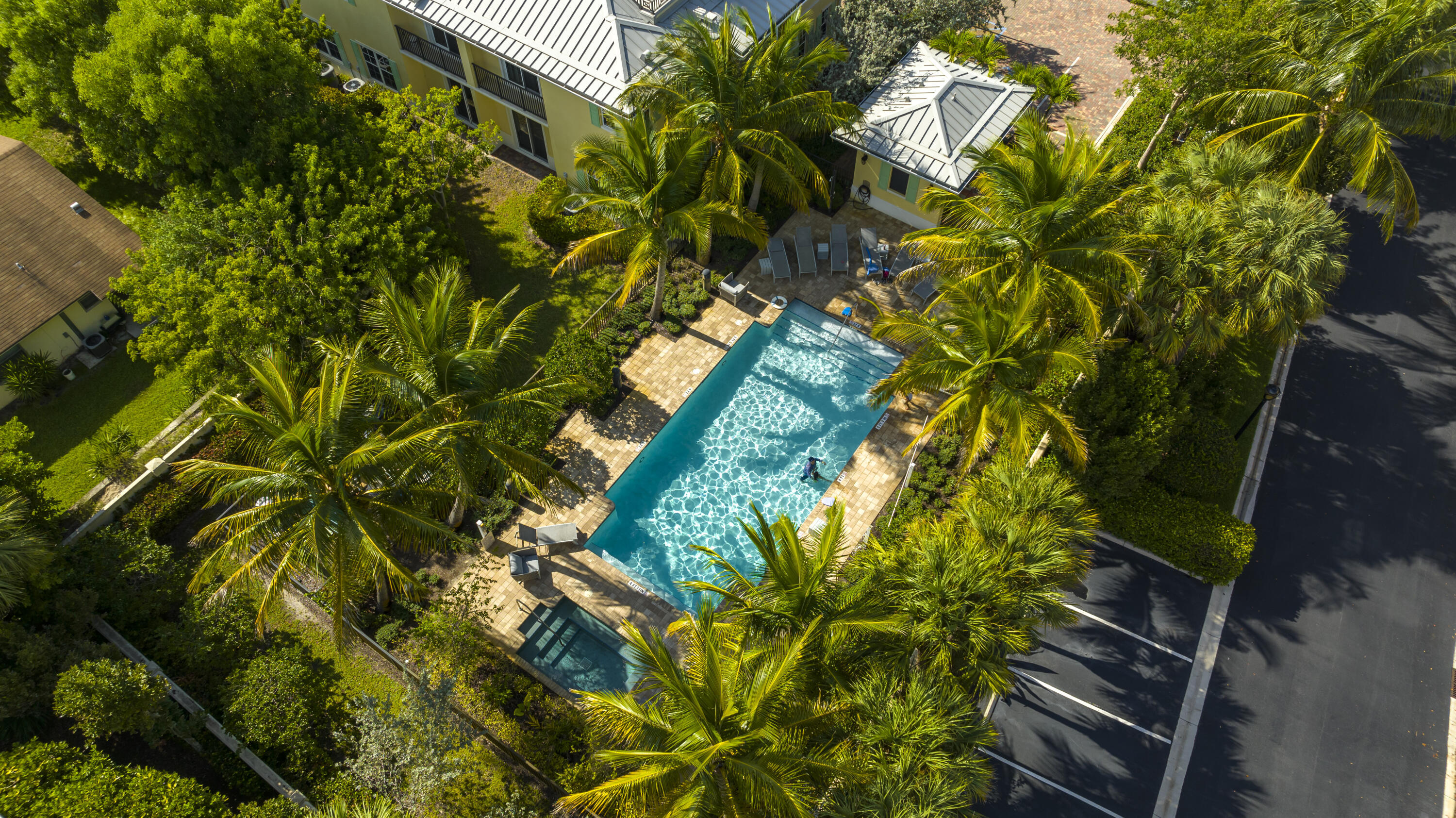 3770 County Line #C1, Tequesta FL 33469