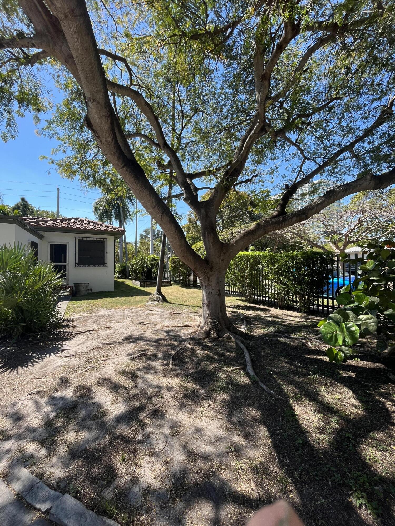 175 SW 25th, Miami FL 33129
