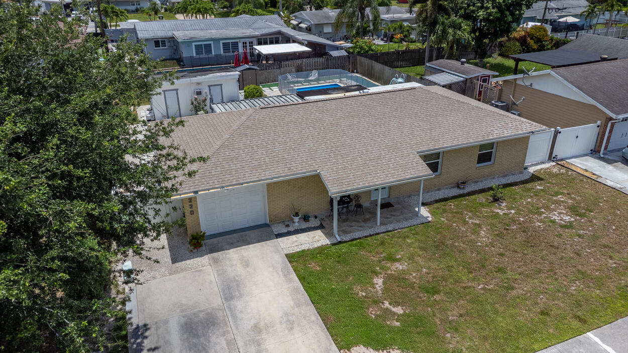 220 Davis, Palm Springs FL 33461