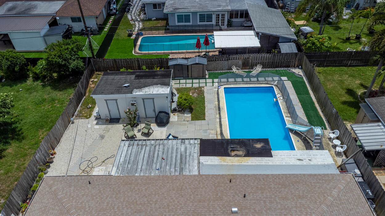 220 Davis, Palm Springs FL 33461