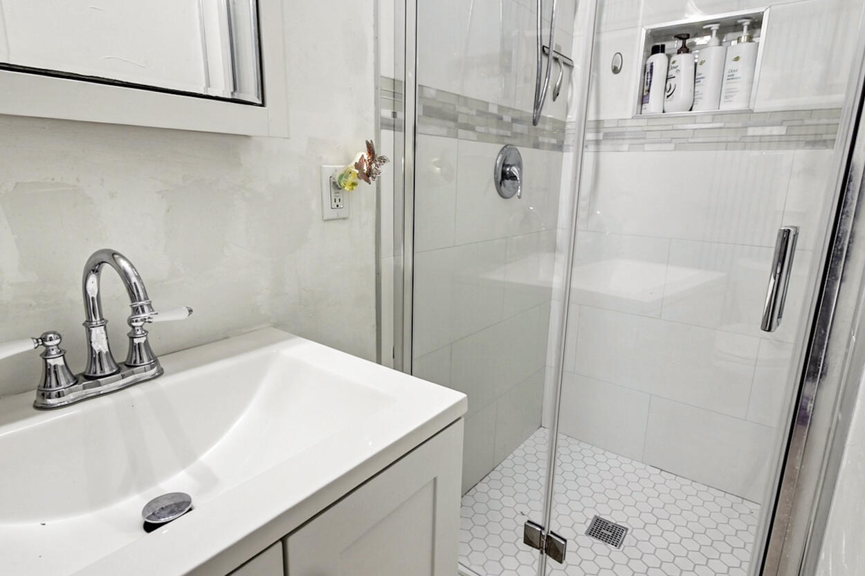 220 Davis, Palm Springs FL 33461