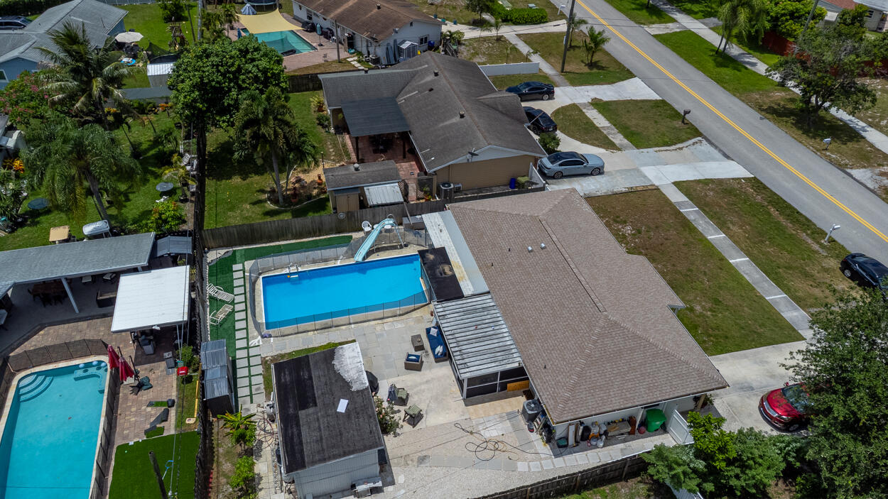220 Davis, Palm Springs FL 33461