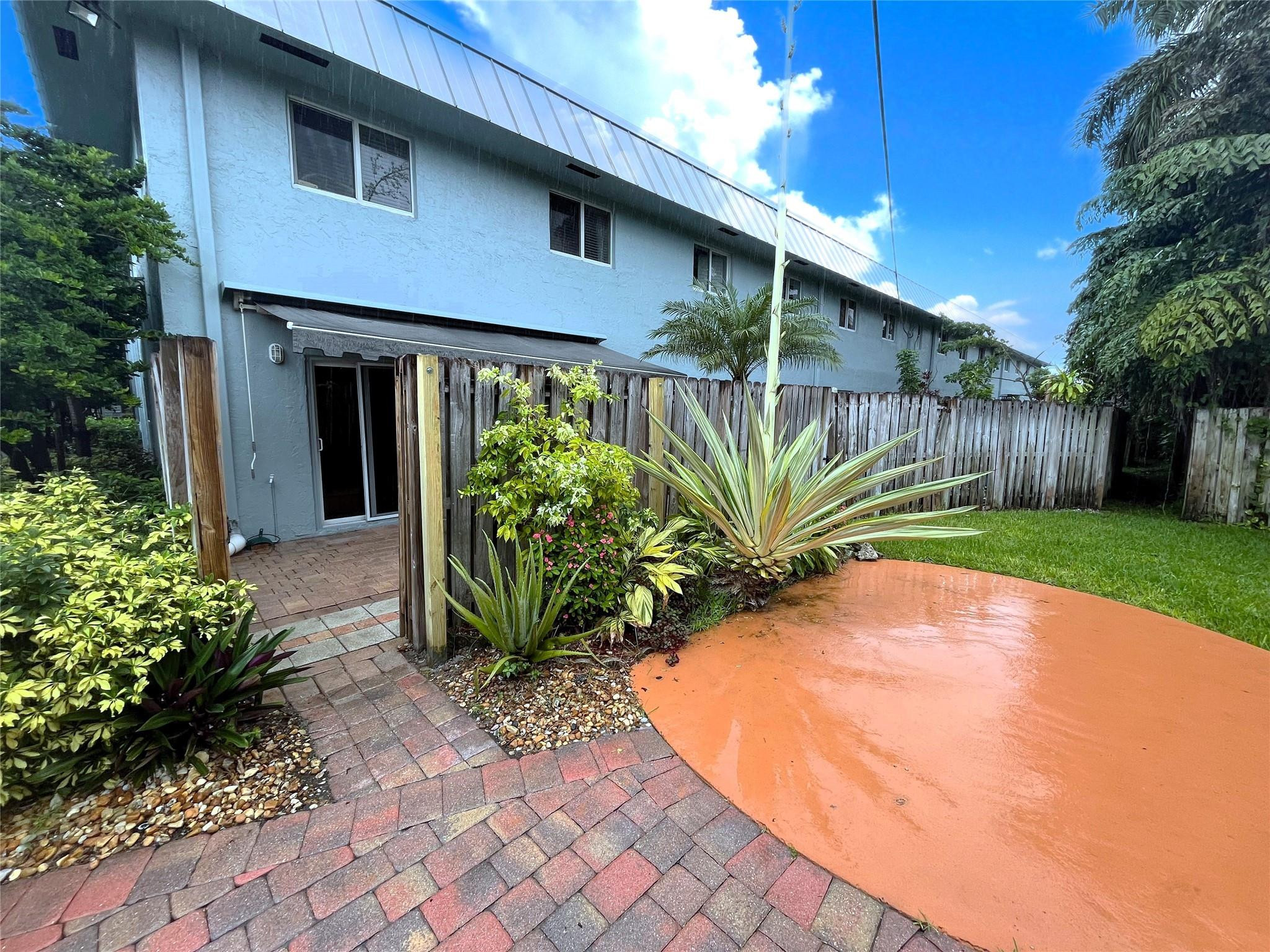 1460 NE 18th #104, Fort Lauderdale FL 33305