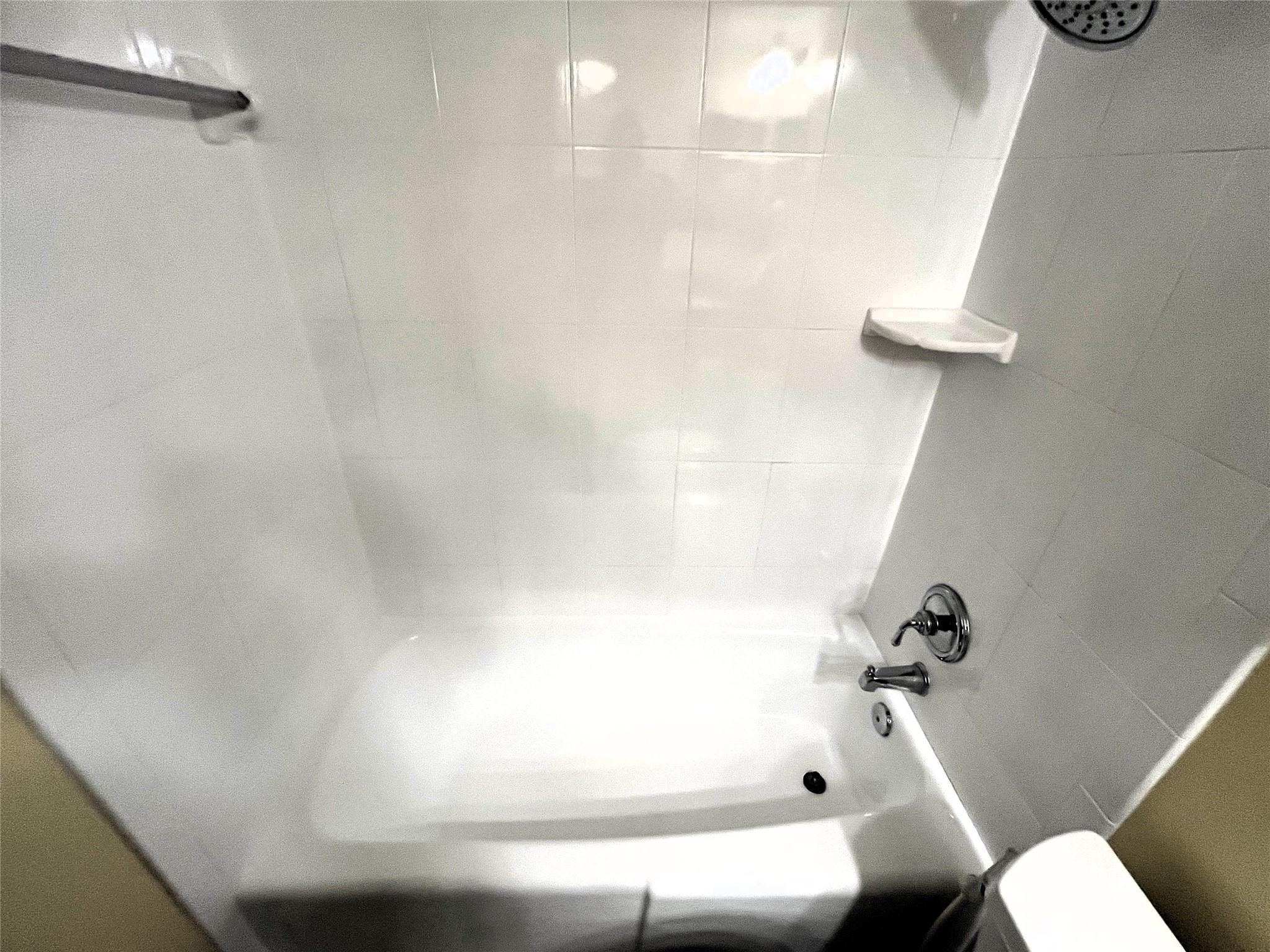 1460 NE 18th #104, Fort Lauderdale FL 33305