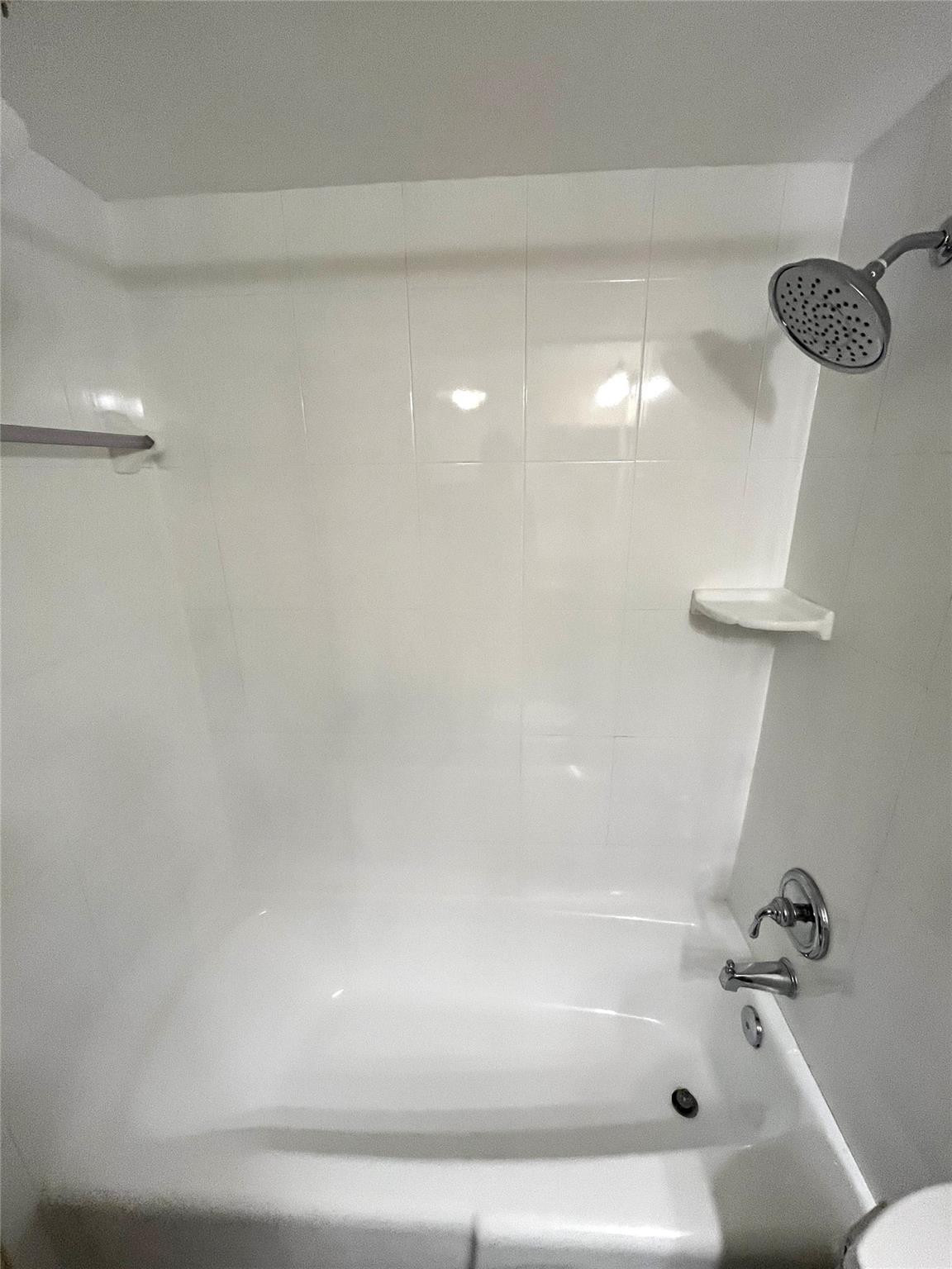 1460 NE 18th #104, Fort Lauderdale FL 33305