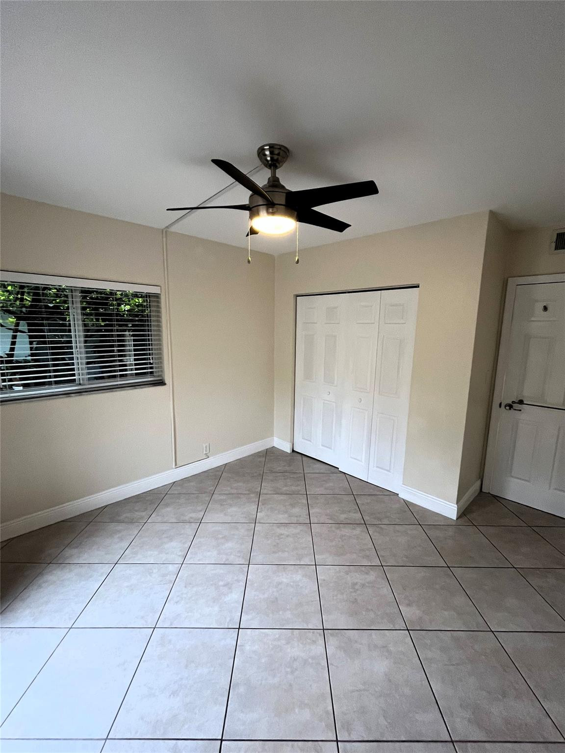 1460 NE 18th #104, Fort Lauderdale FL 33305