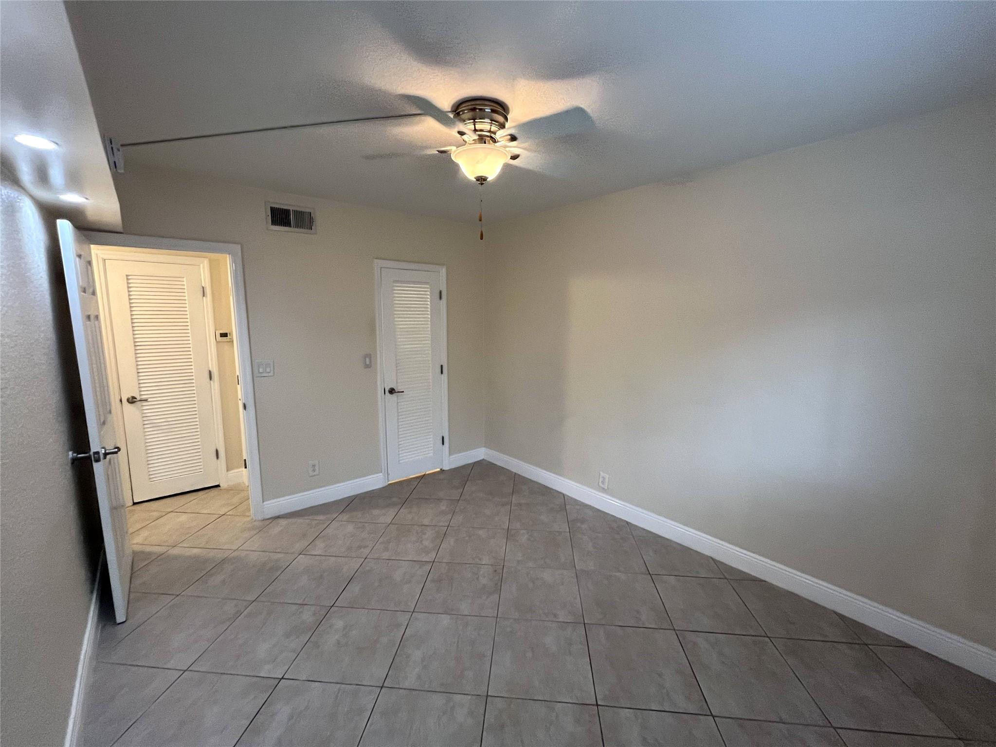 1460 NE 18th #104, Fort Lauderdale FL 33305