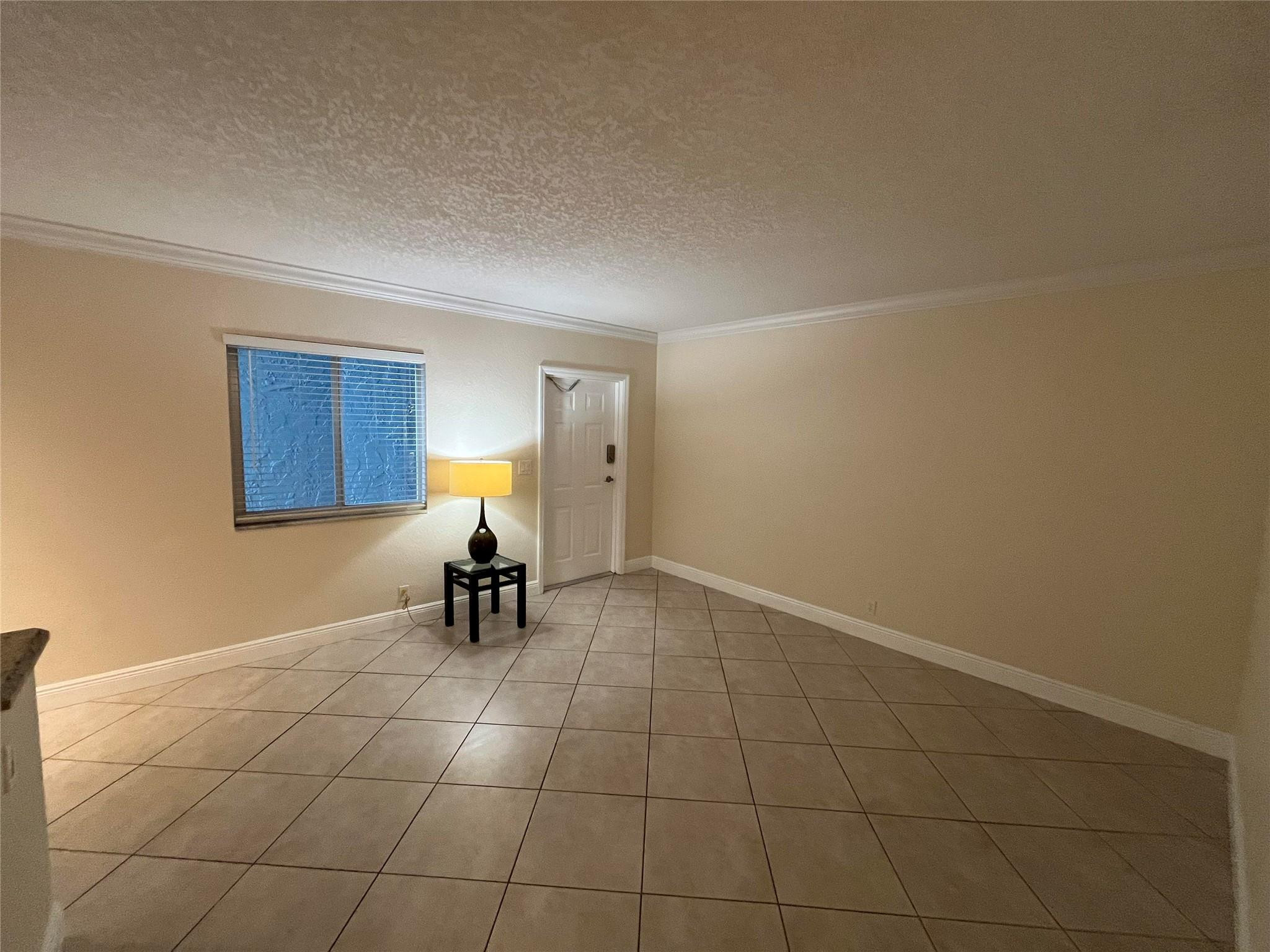 1460 NE 18th #104, Fort Lauderdale FL 33305