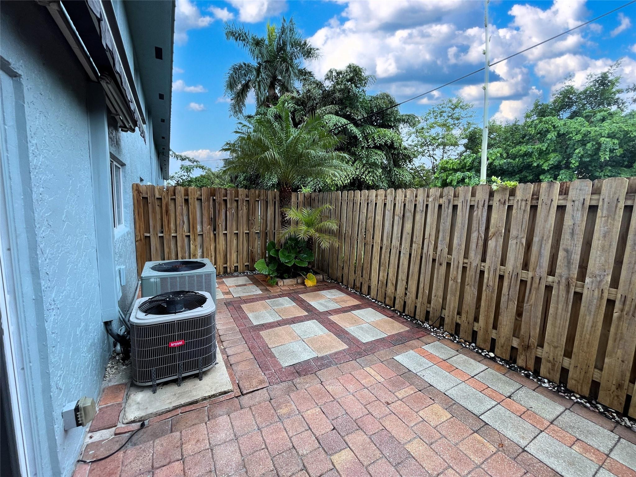 1460 NE 18th #104, Fort Lauderdale FL 33305