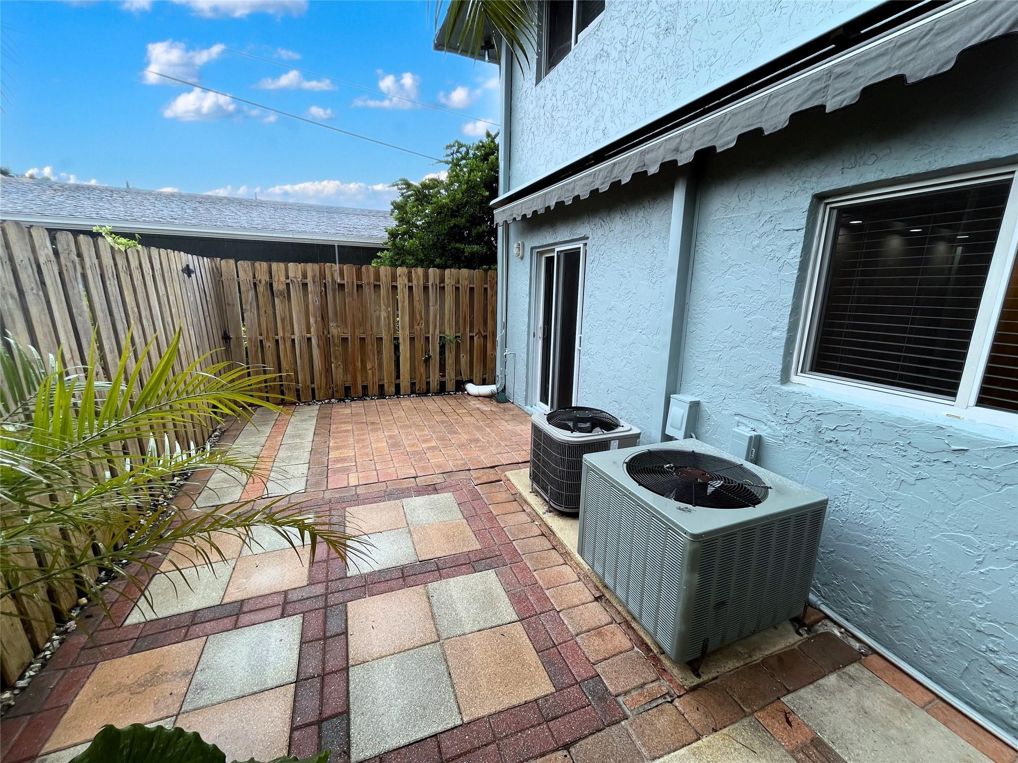 1460 NE 18th #104, Fort Lauderdale FL 33305