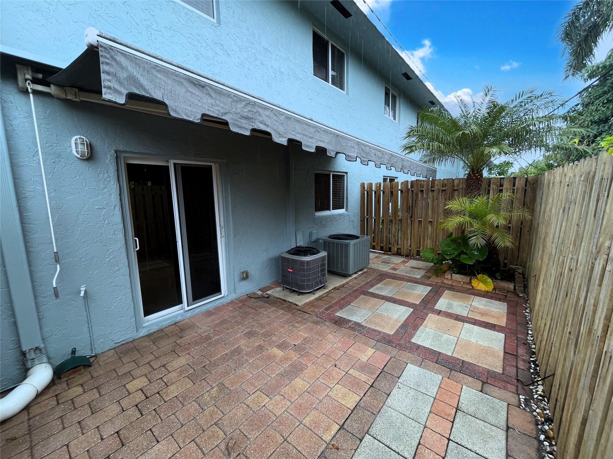 1460 NE 18th #104, Fort Lauderdale FL 33305