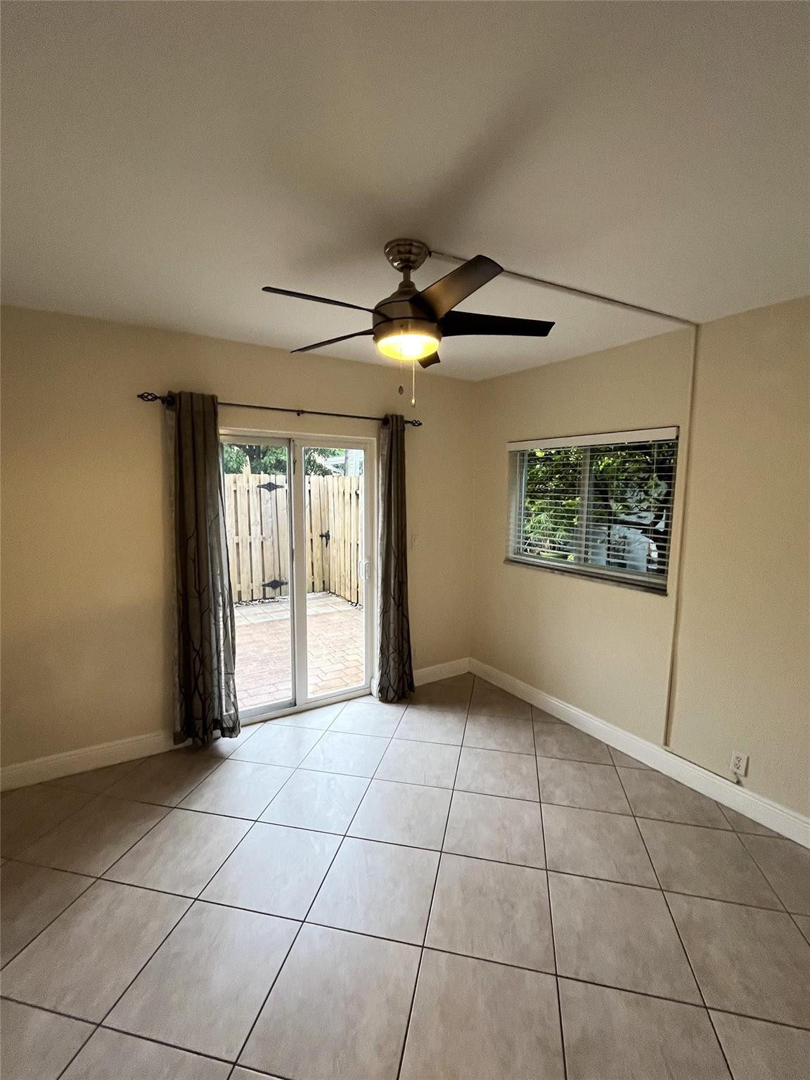 1460 NE 18th #104, Fort Lauderdale FL 33305
