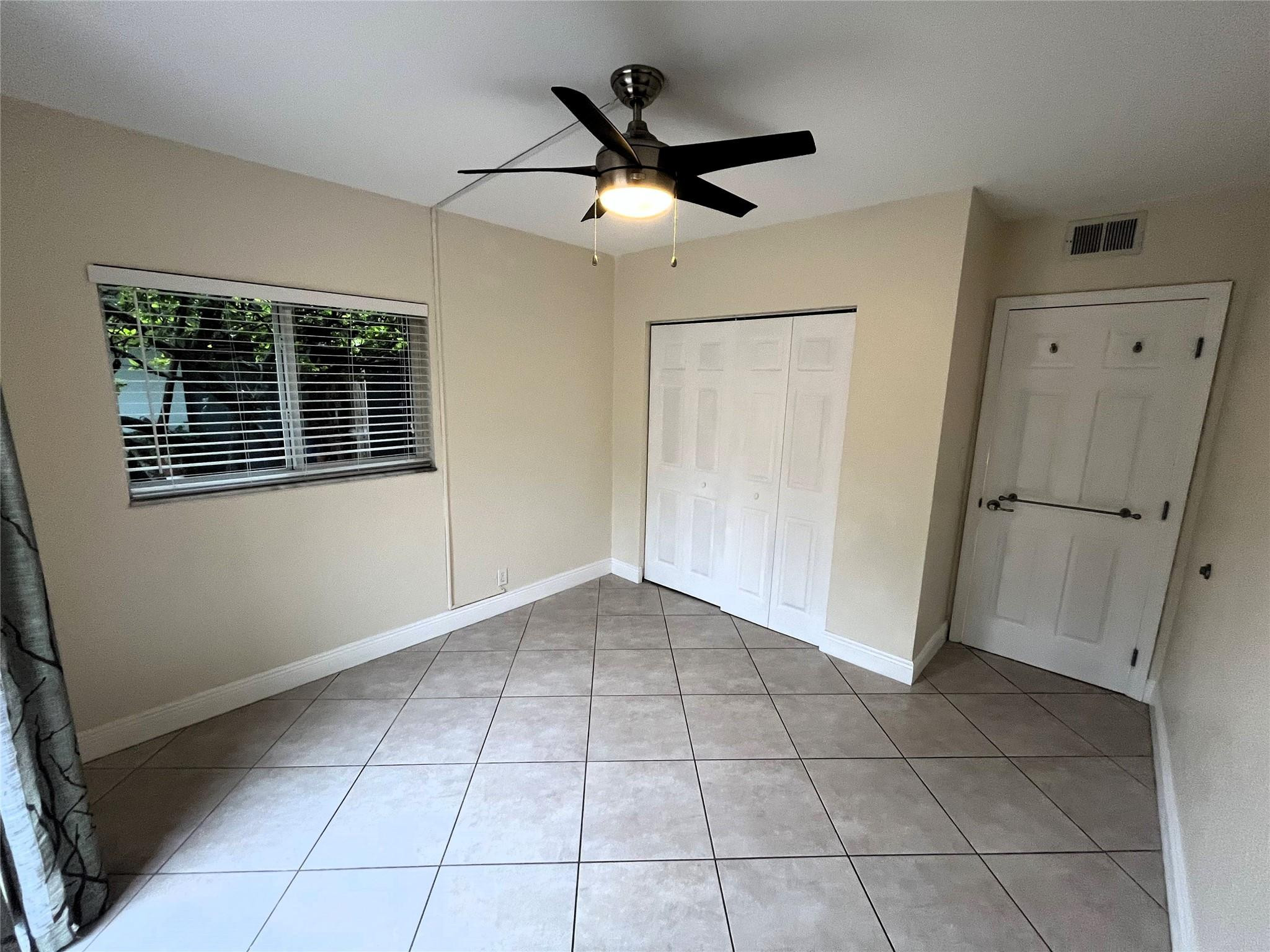1460 NE 18th #104, Fort Lauderdale FL 33305