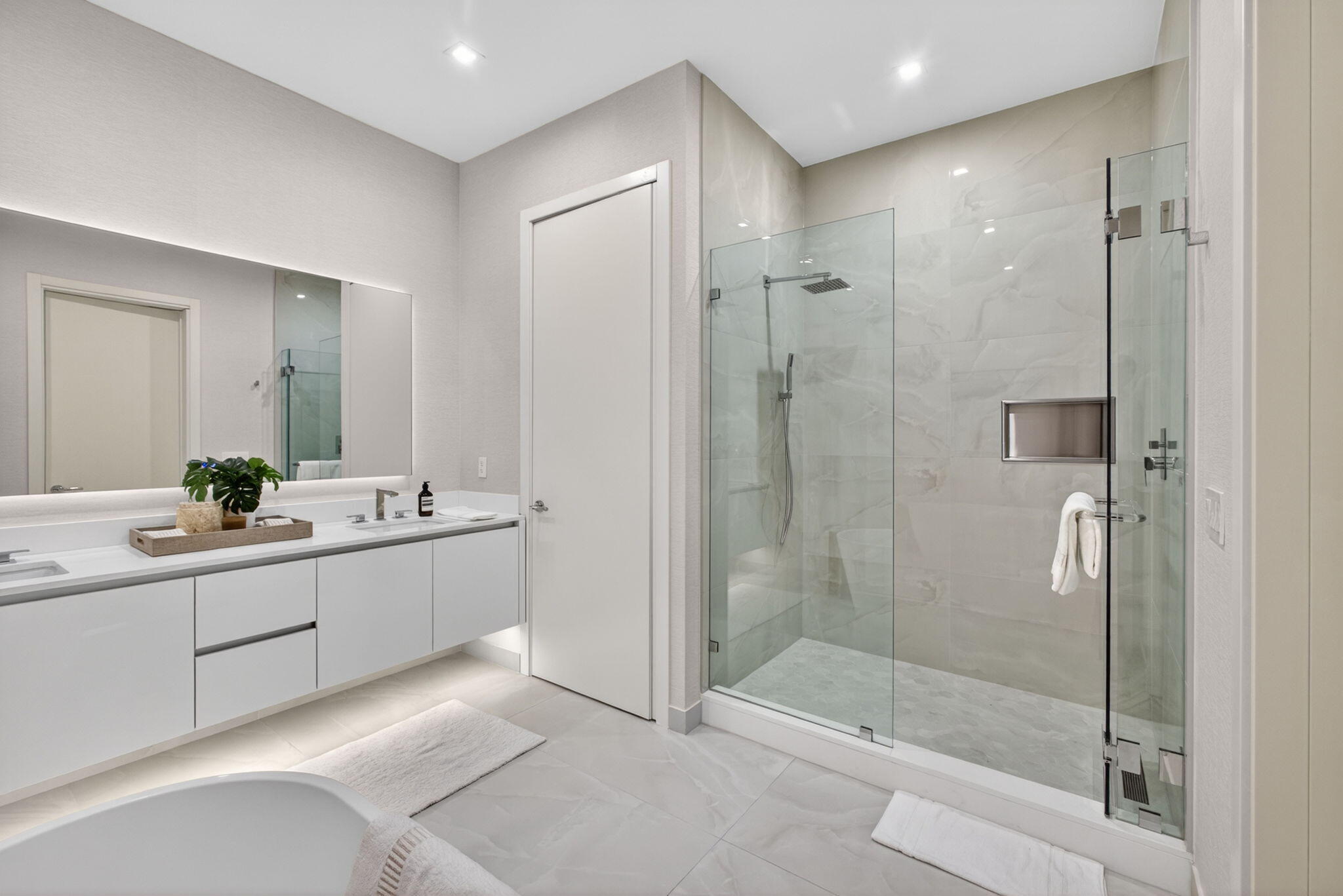 220 Lake Shore #613, Lake Park FL 33403