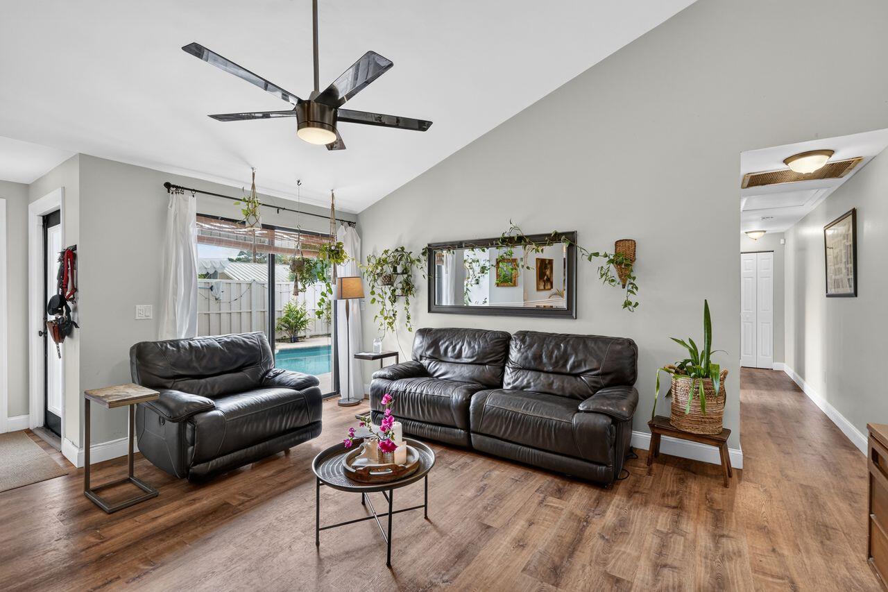 5378 Eagle Lake, Palm Beach Gardens FL 33418