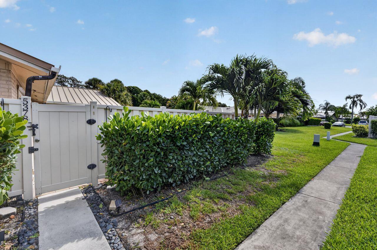 5378 Eagle Lake, Palm Beach Gardens FL 33418