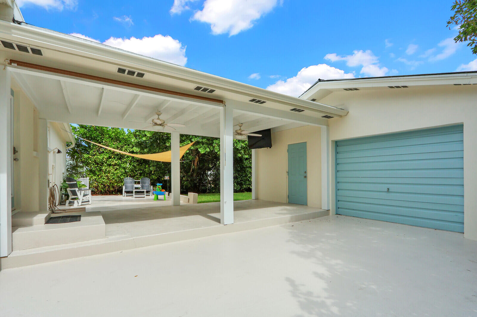222 Bayberry, Lake Park FL 33403