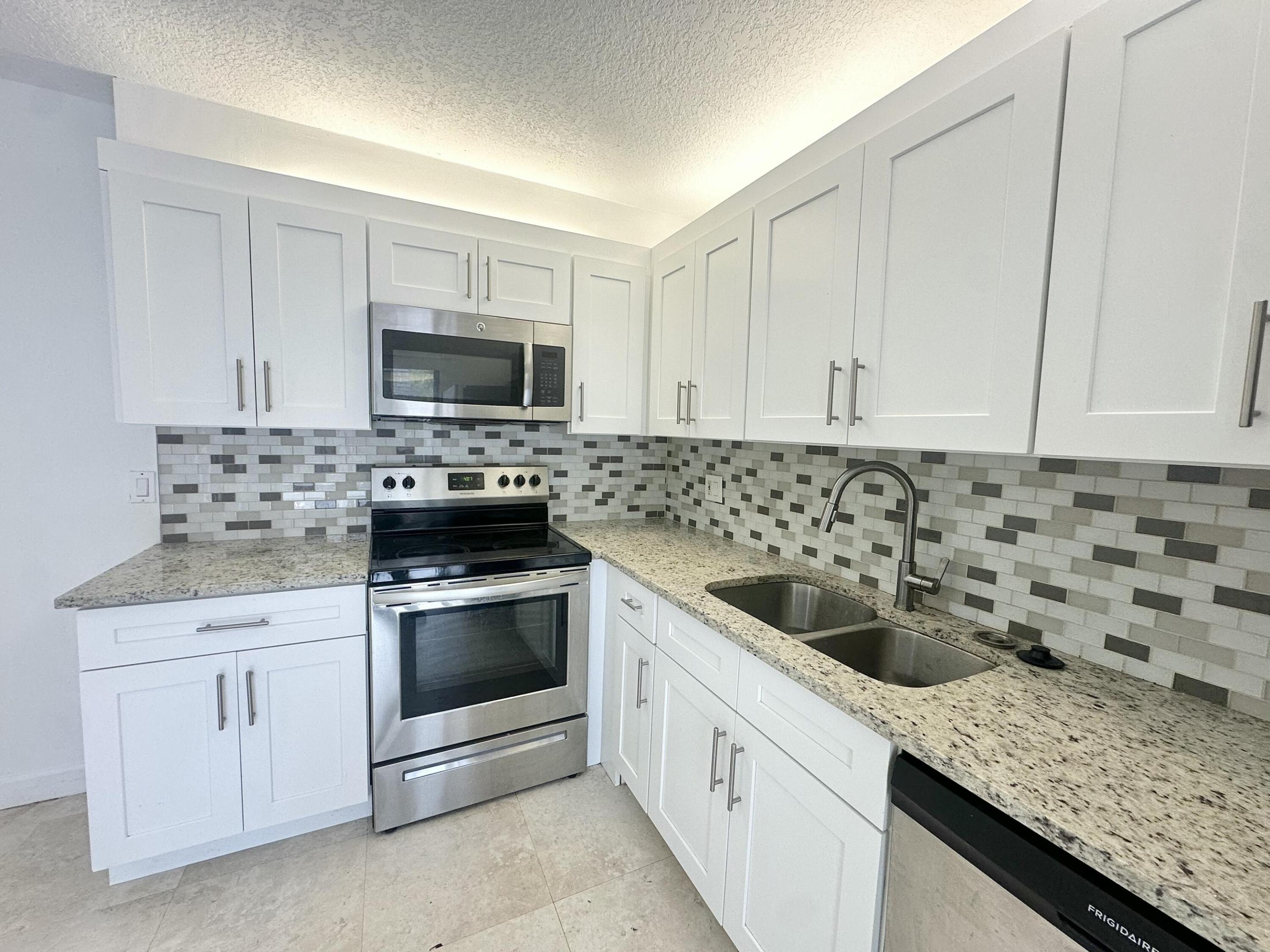173 Lake Arbor, Palm Springs FL 33461