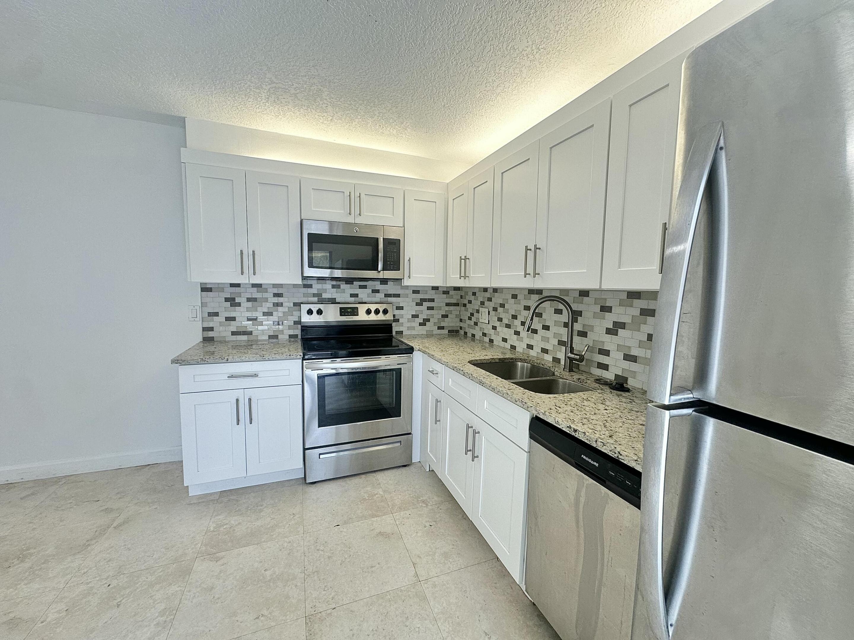 173 Lake Arbor, Palm Springs FL 33461