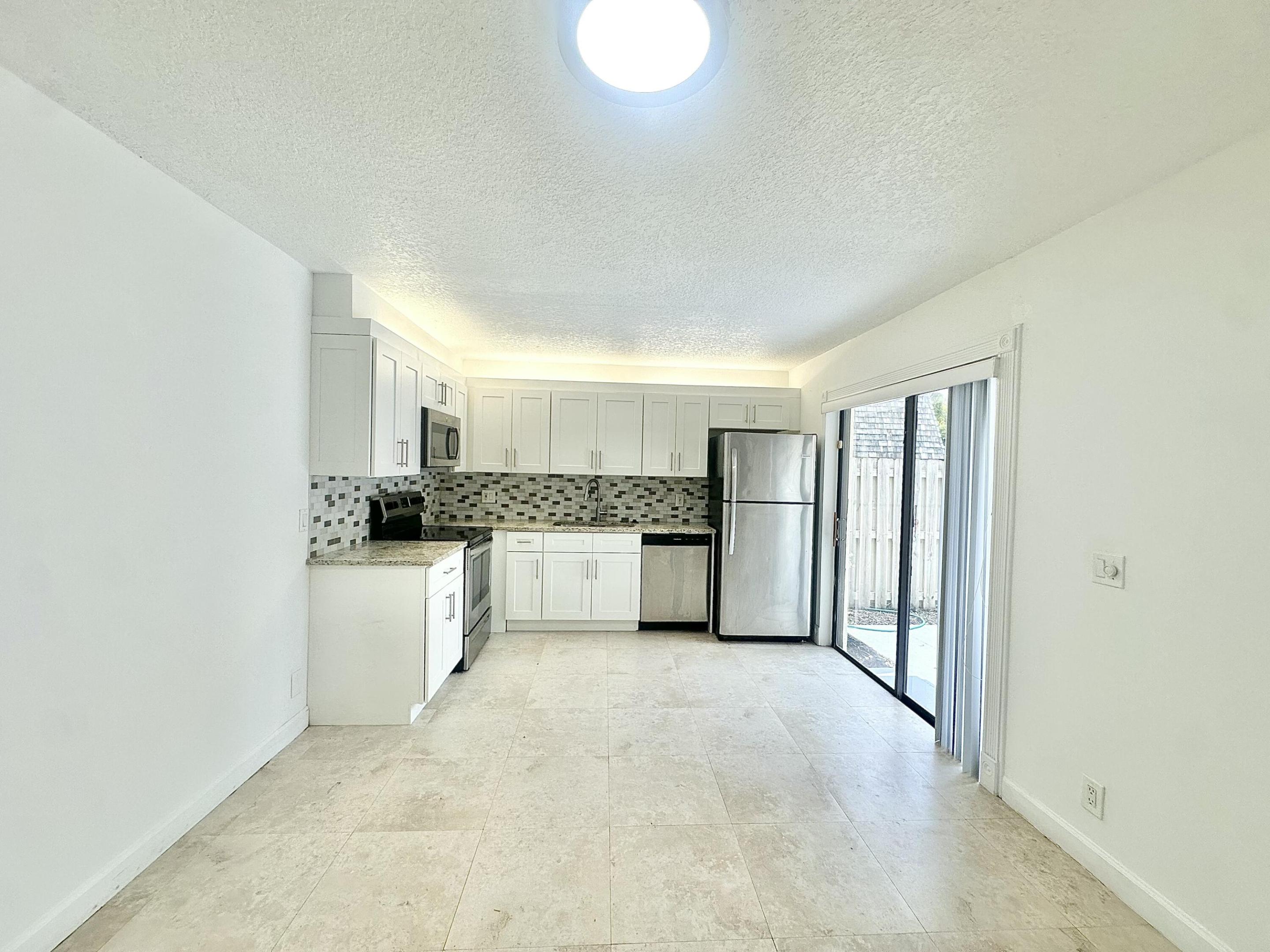 173 Lake Arbor, Palm Springs FL 33461