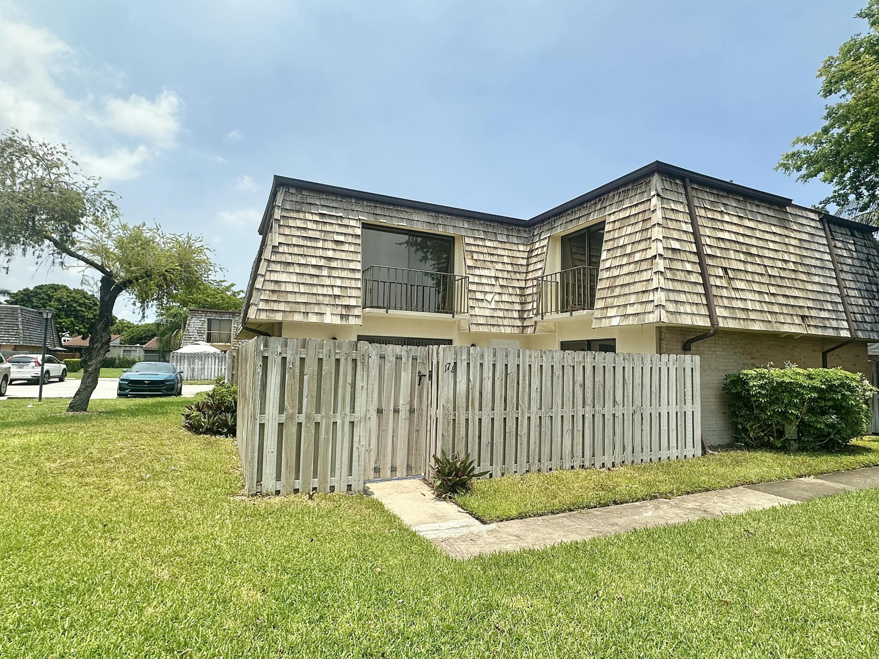 173 Lake Arbor, Palm Springs FL 33461