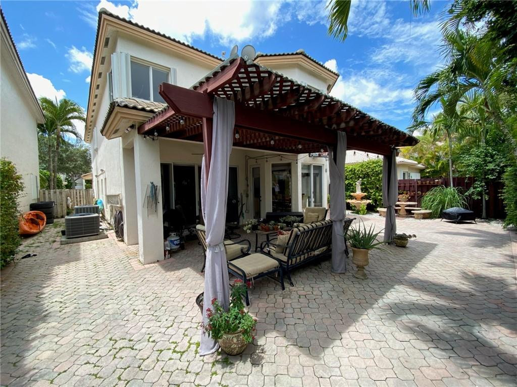 10747 NW 70th, Doral FL 33178