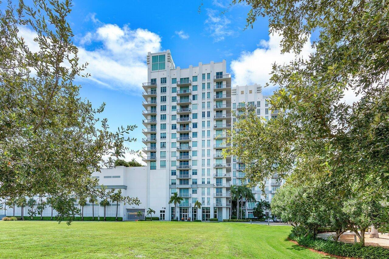 300 S Australian #1418, West Palm Beach FL 33401