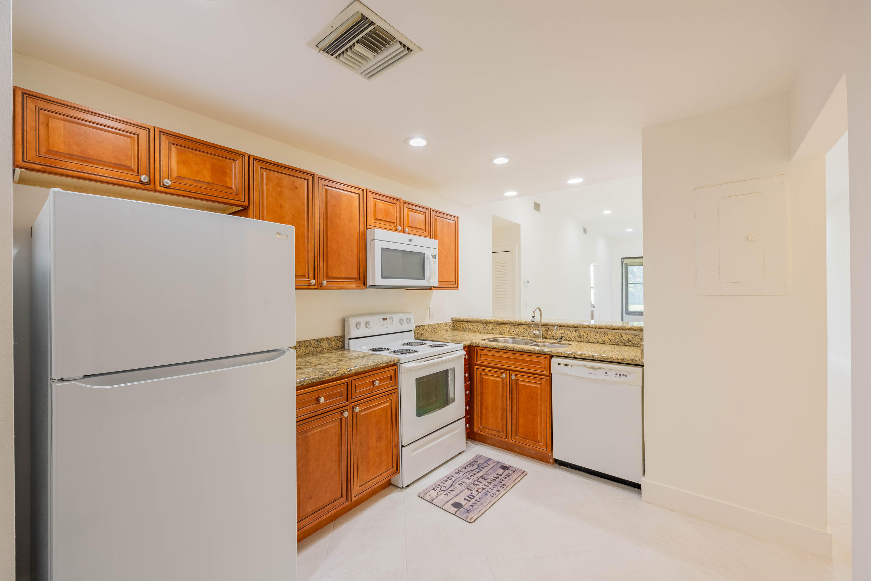 7520 La Paz #104, Boca Raton FL 33433