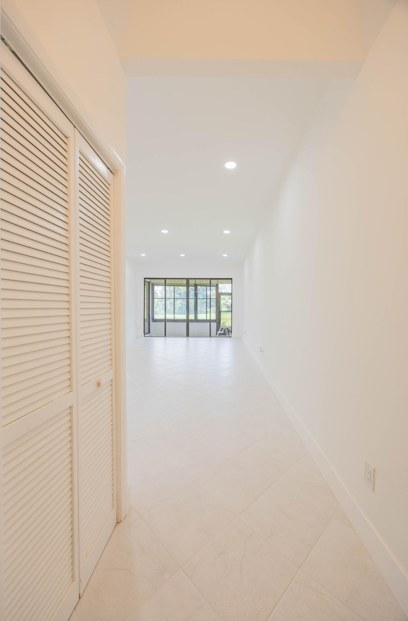 7520 La Paz #104, Boca Raton FL 33433