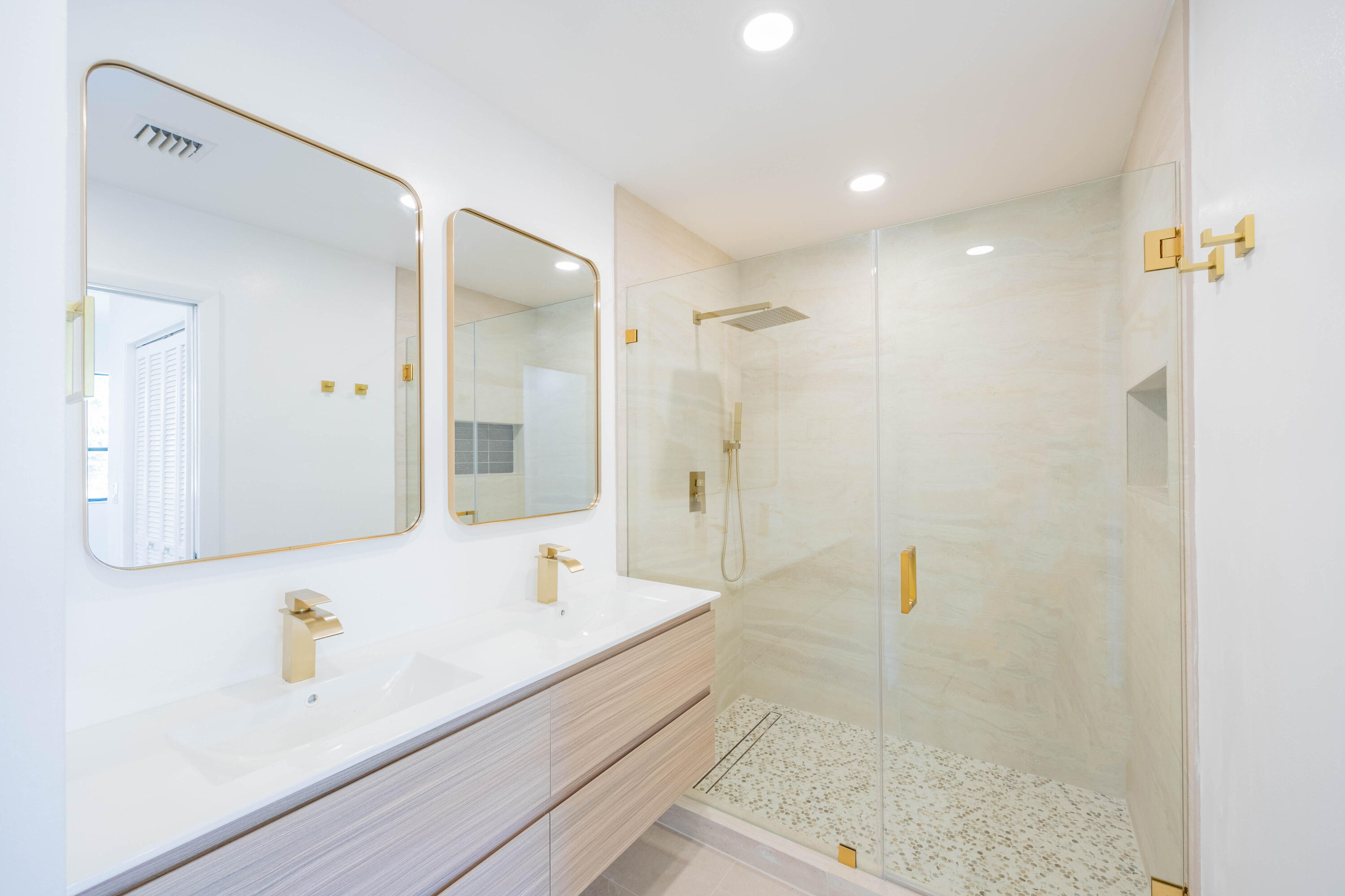 7520 La Paz #104, Boca Raton FL 33433