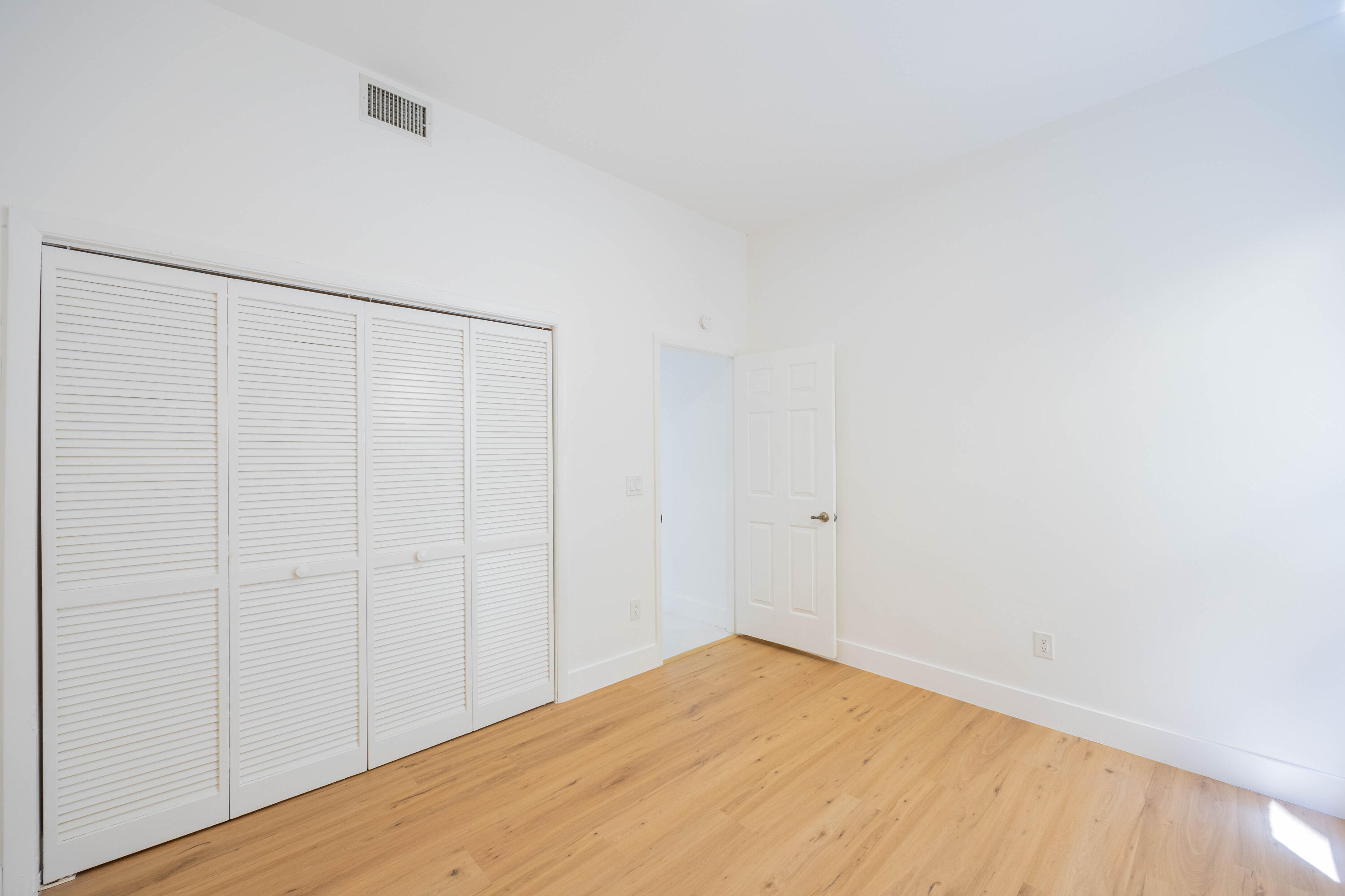 7520 La Paz #104, Boca Raton FL 33433