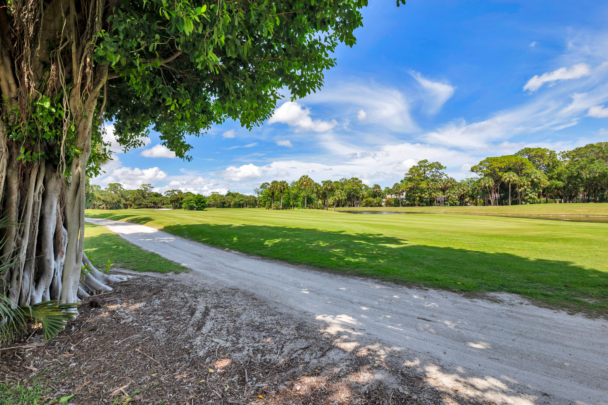 1084 Seagull Park, West Palm Beach FL 33411