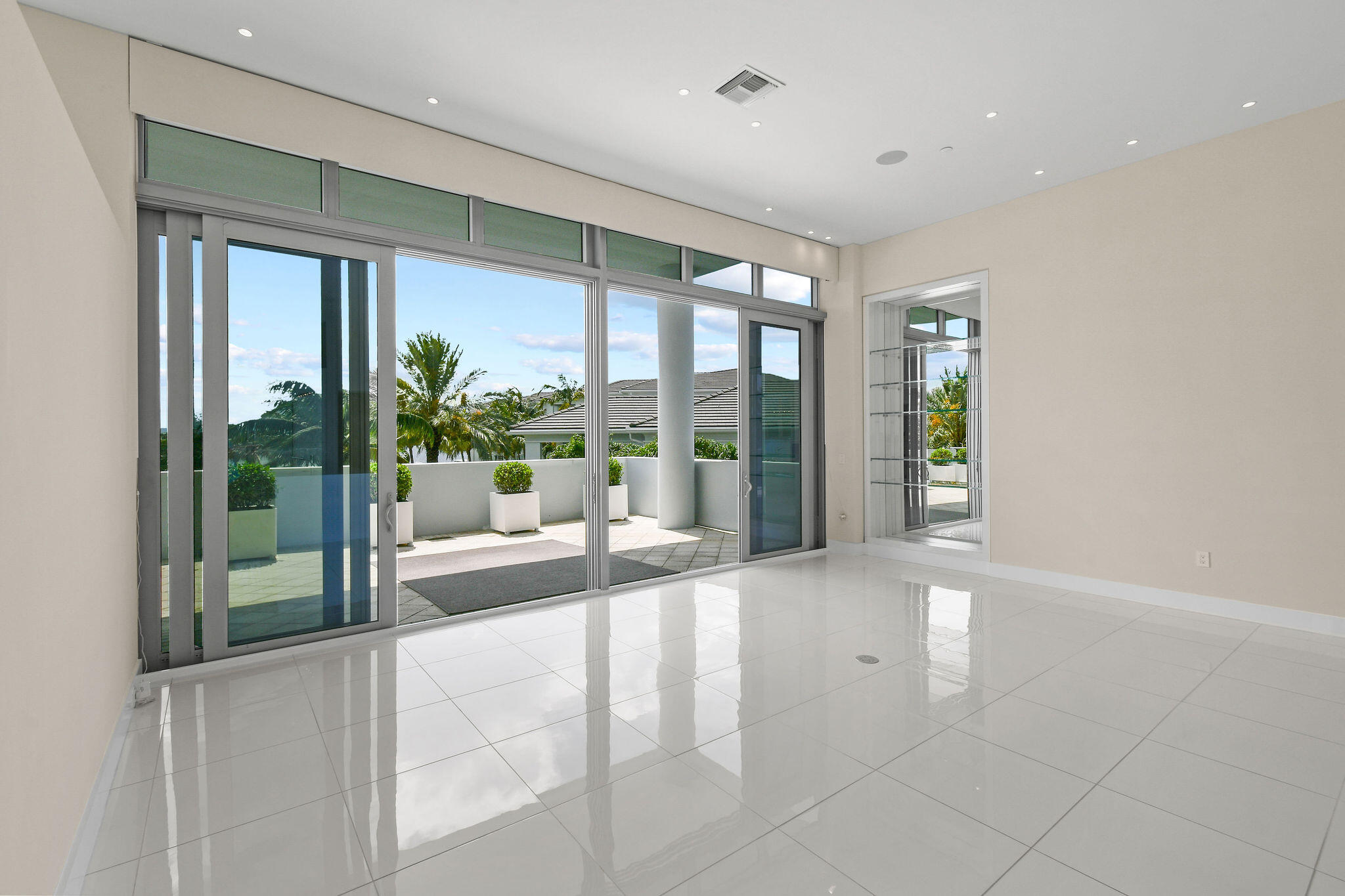 2 Water Club #301, North Palm Beach FL 33408