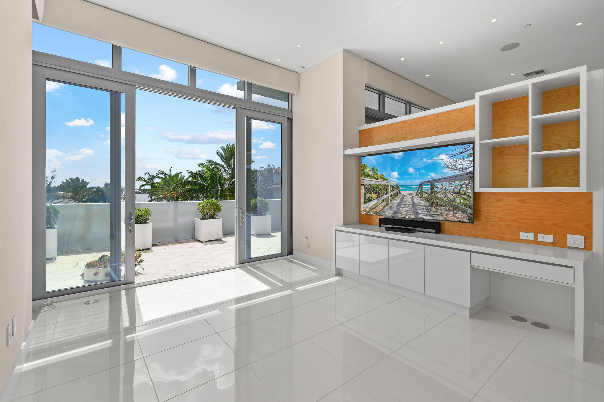 2 Water Club #301, North Palm Beach FL 33408