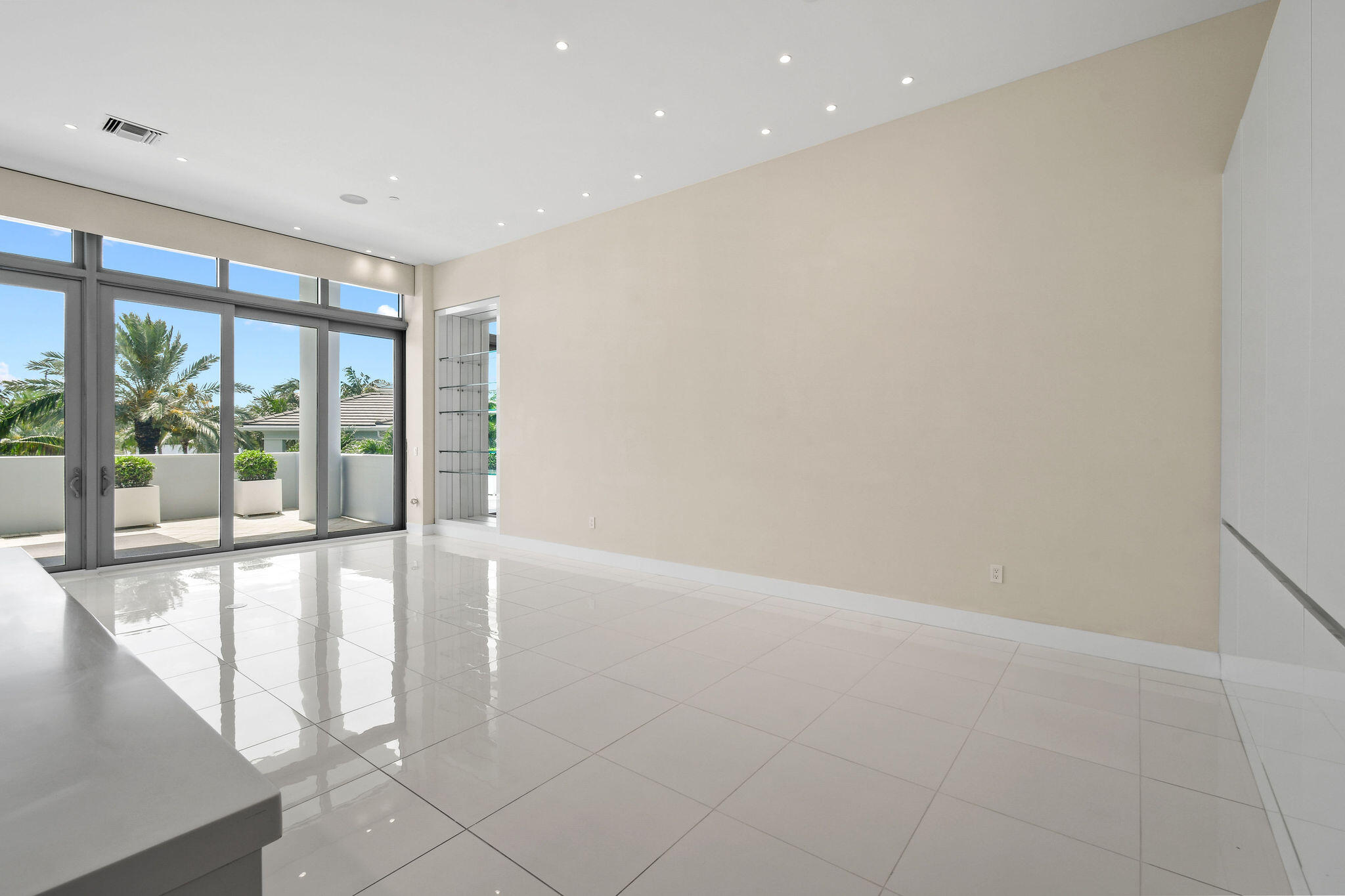 2 Water Club #301, North Palm Beach FL 33408