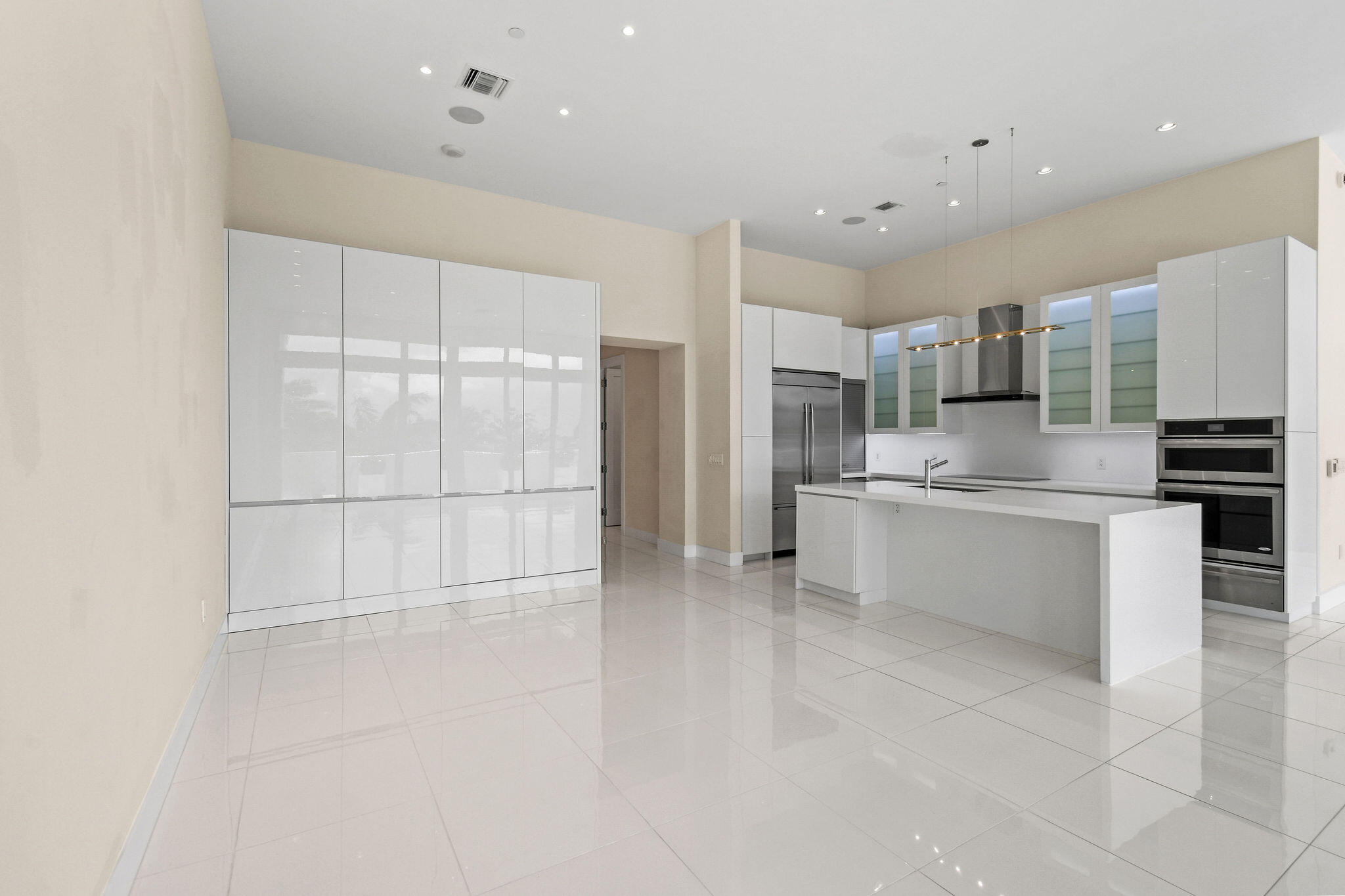 2 Water Club #301, North Palm Beach FL 33408