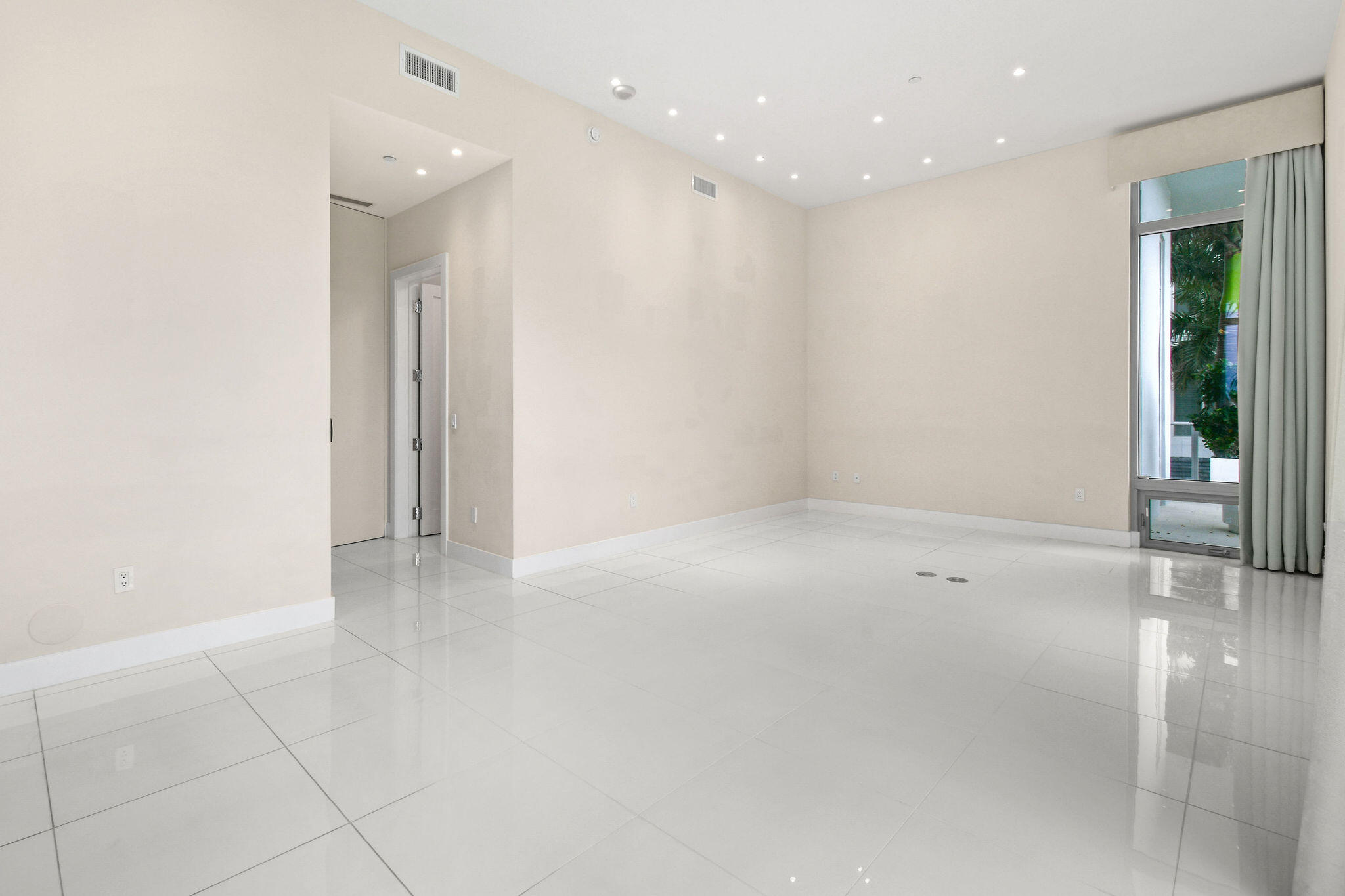 2 Water Club #301, North Palm Beach FL 33408