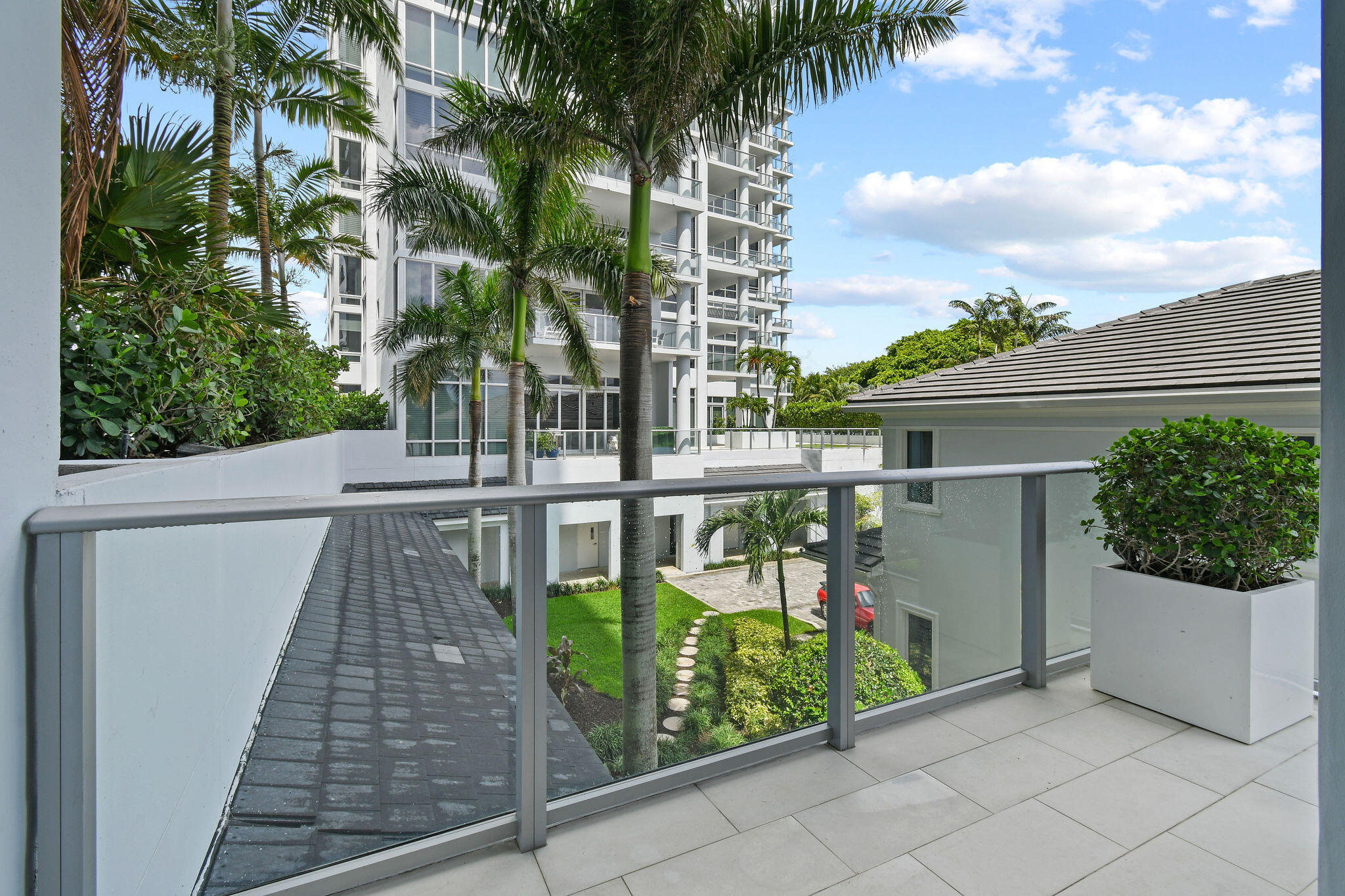 2 Water Club #301, North Palm Beach FL 33408