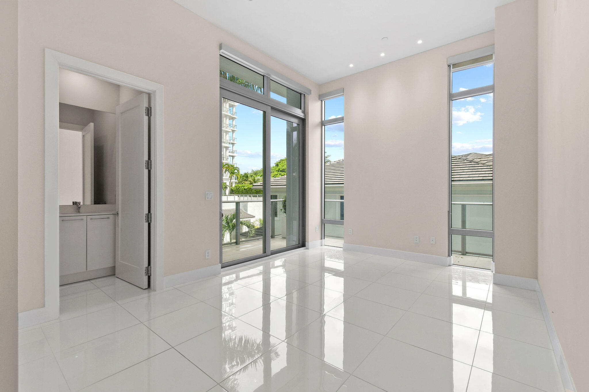 2 Water Club #301, North Palm Beach FL 33408