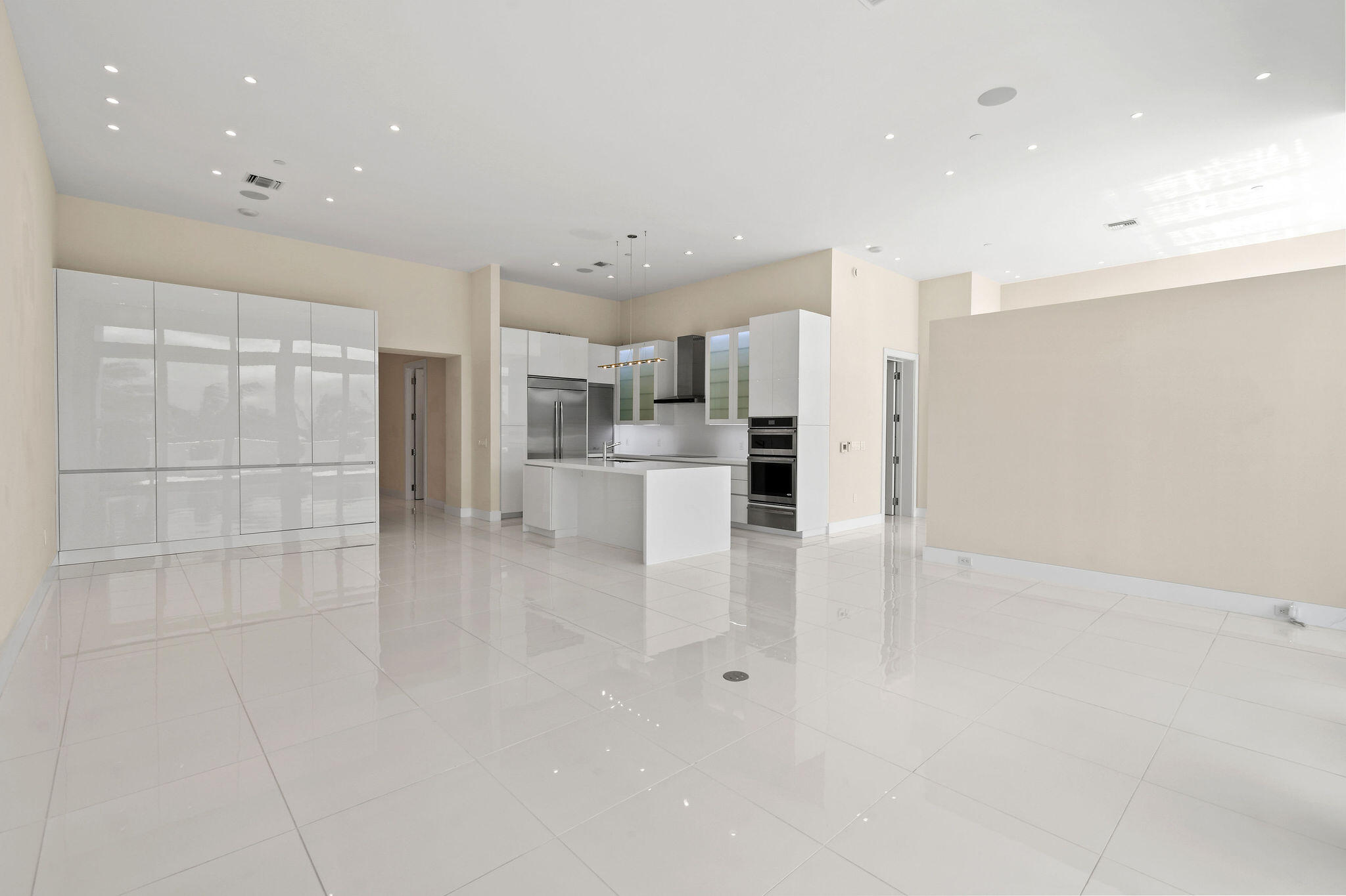 2 Water Club #301, North Palm Beach FL 33408