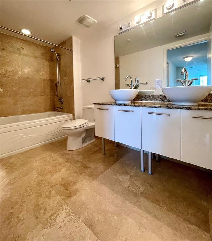 41 SE 5th #1615, Miami FL 33131